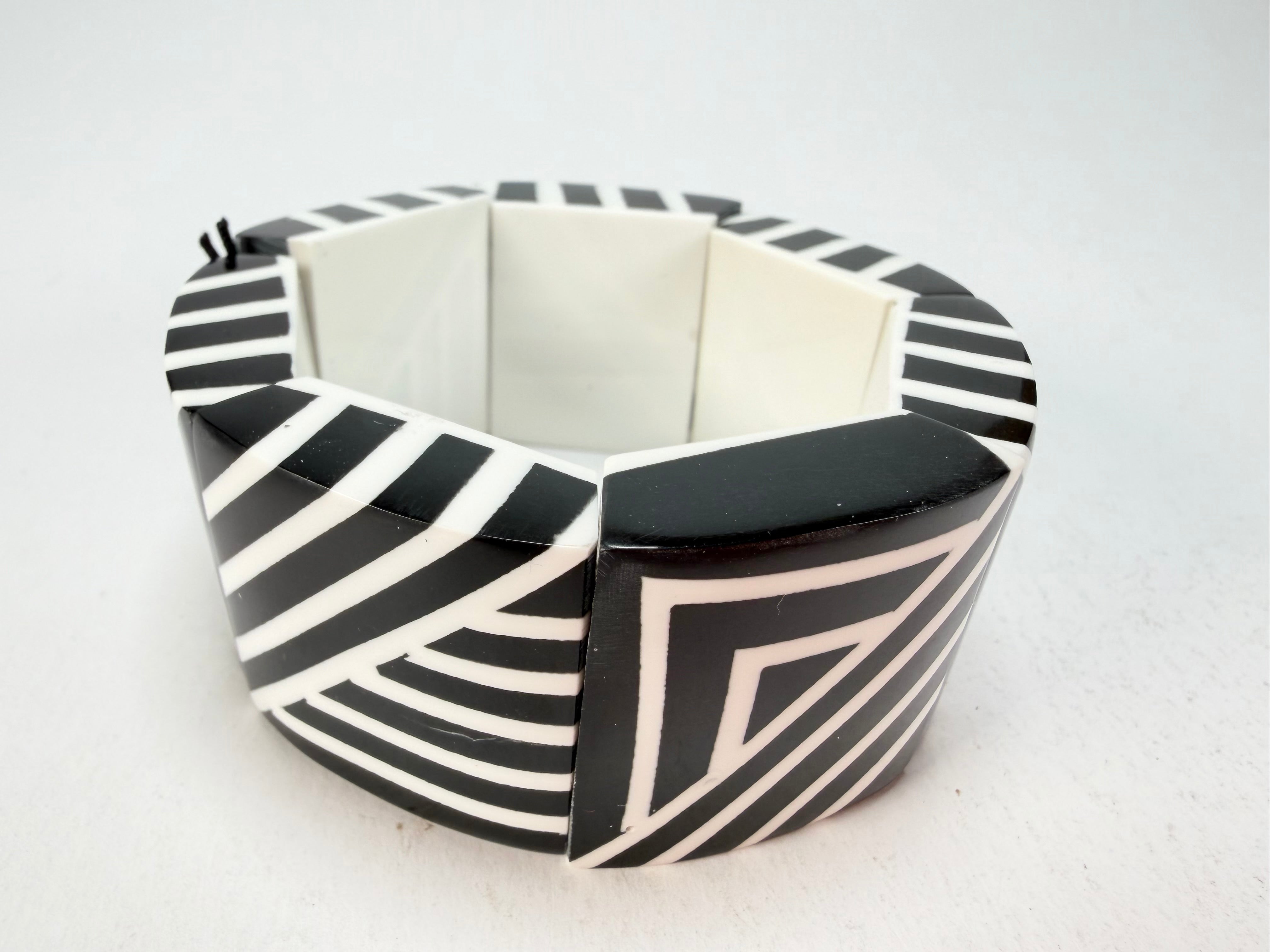 Marion Godart - Monochrome "Géométrique" Black & White Elasticated Resin Bracelet