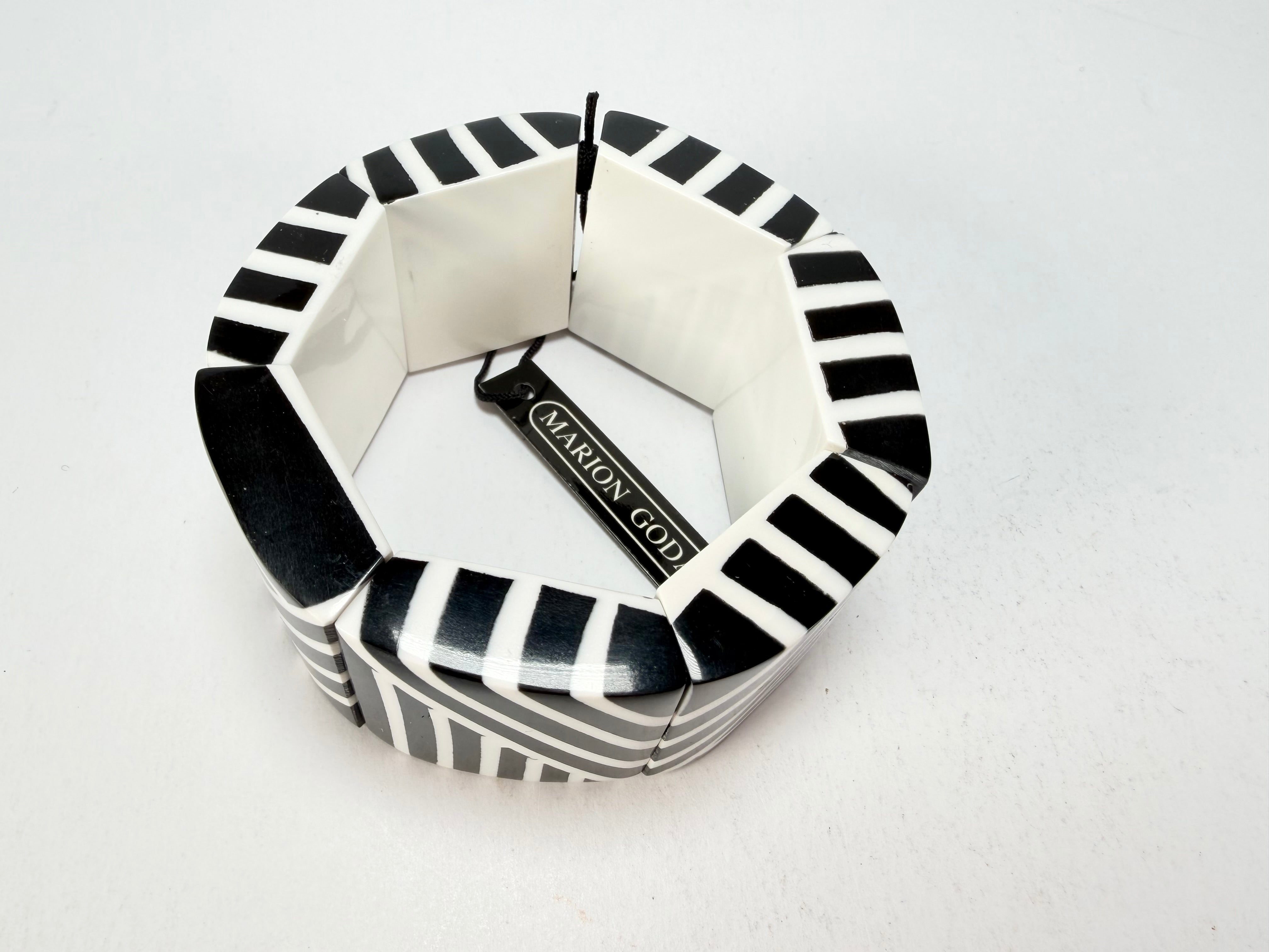 Marion Godart - Monochrome "Géométrique" Black & White Elasticated Resin Bracelet