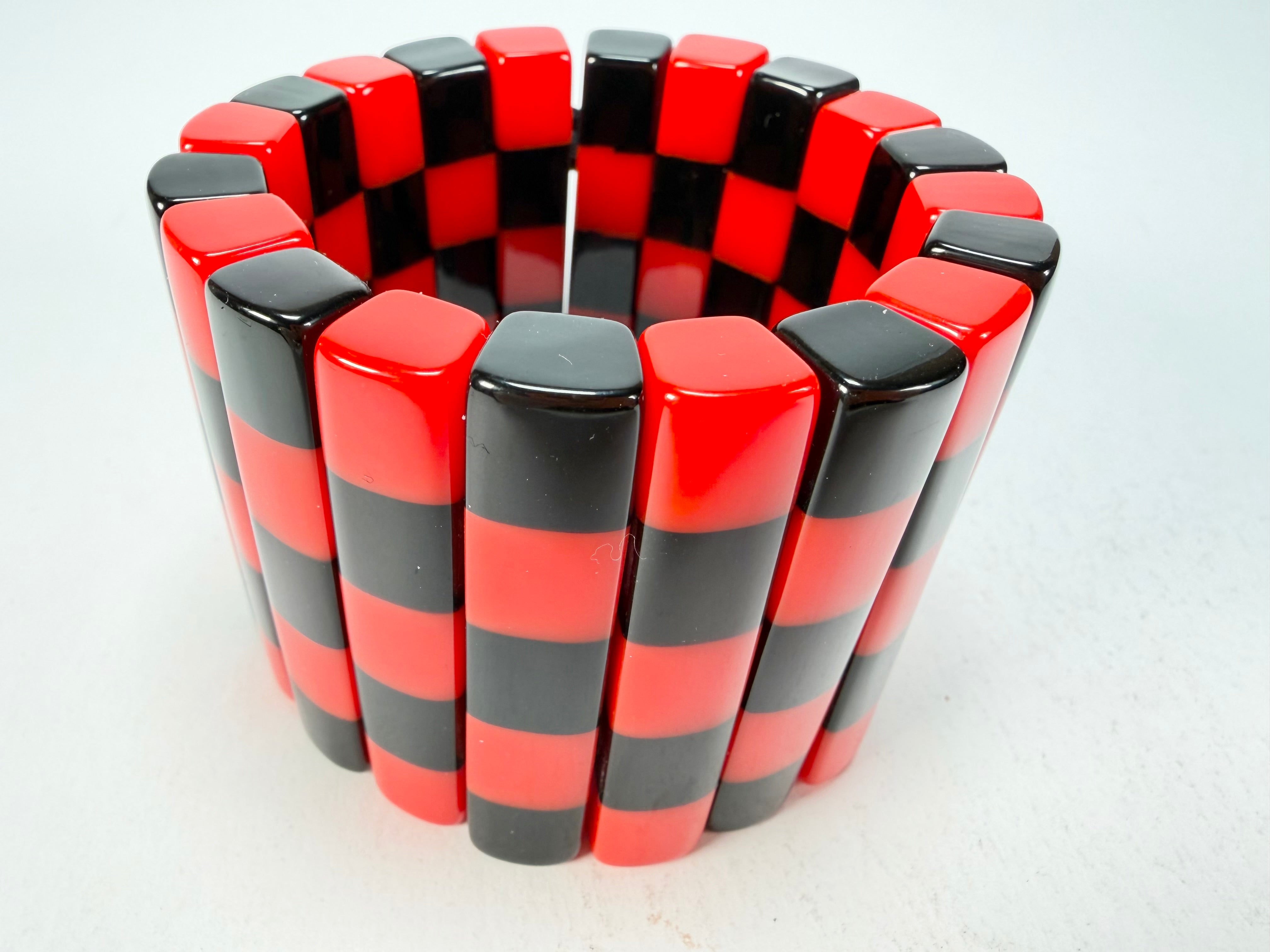 Marion Godart - Monochrome "Damier" Black & Red Elasticated Resin Bracelet