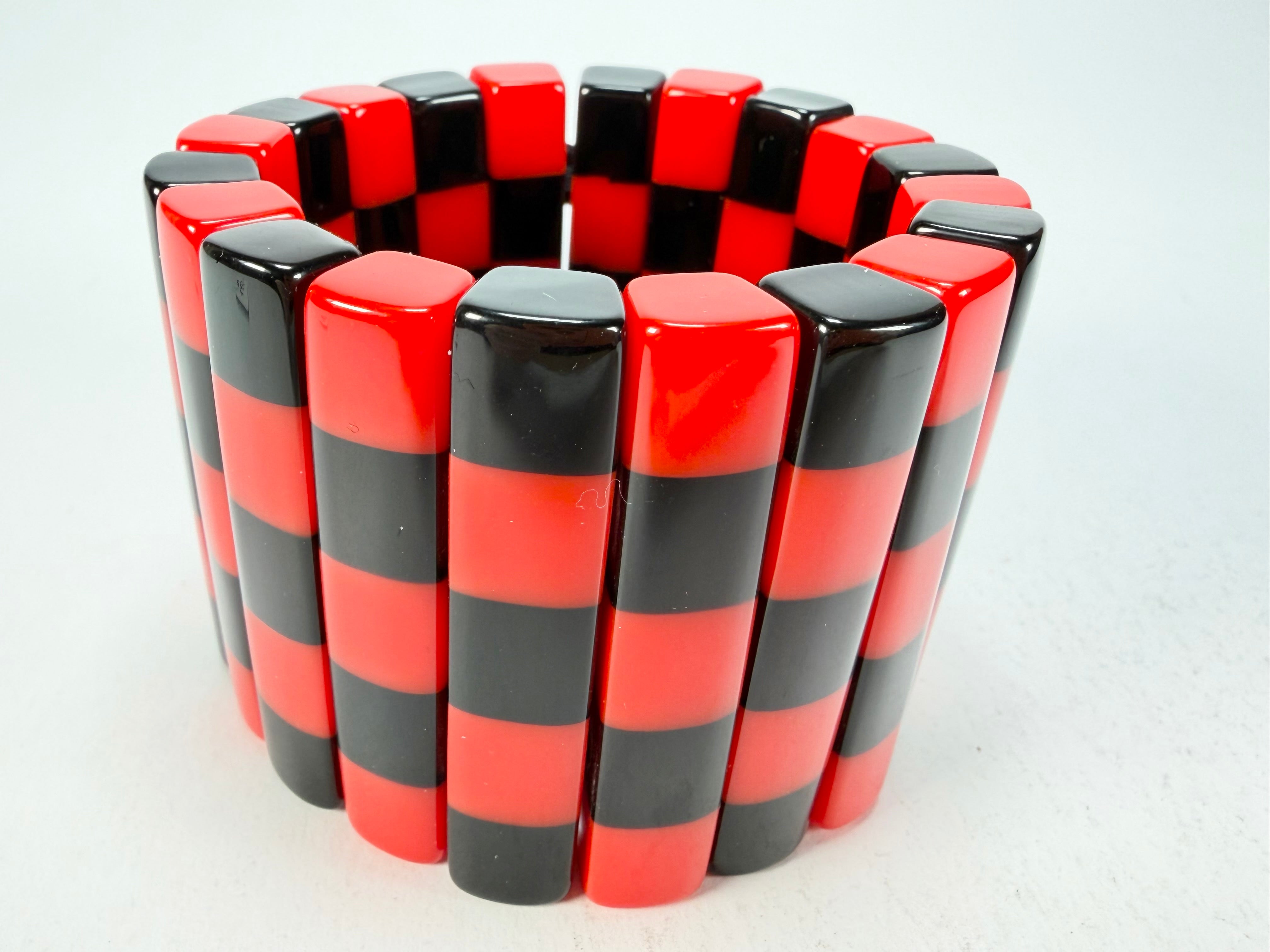 Marion Godart - Monochrome "Damier" Black & Red Elasticated Resin Bracelet