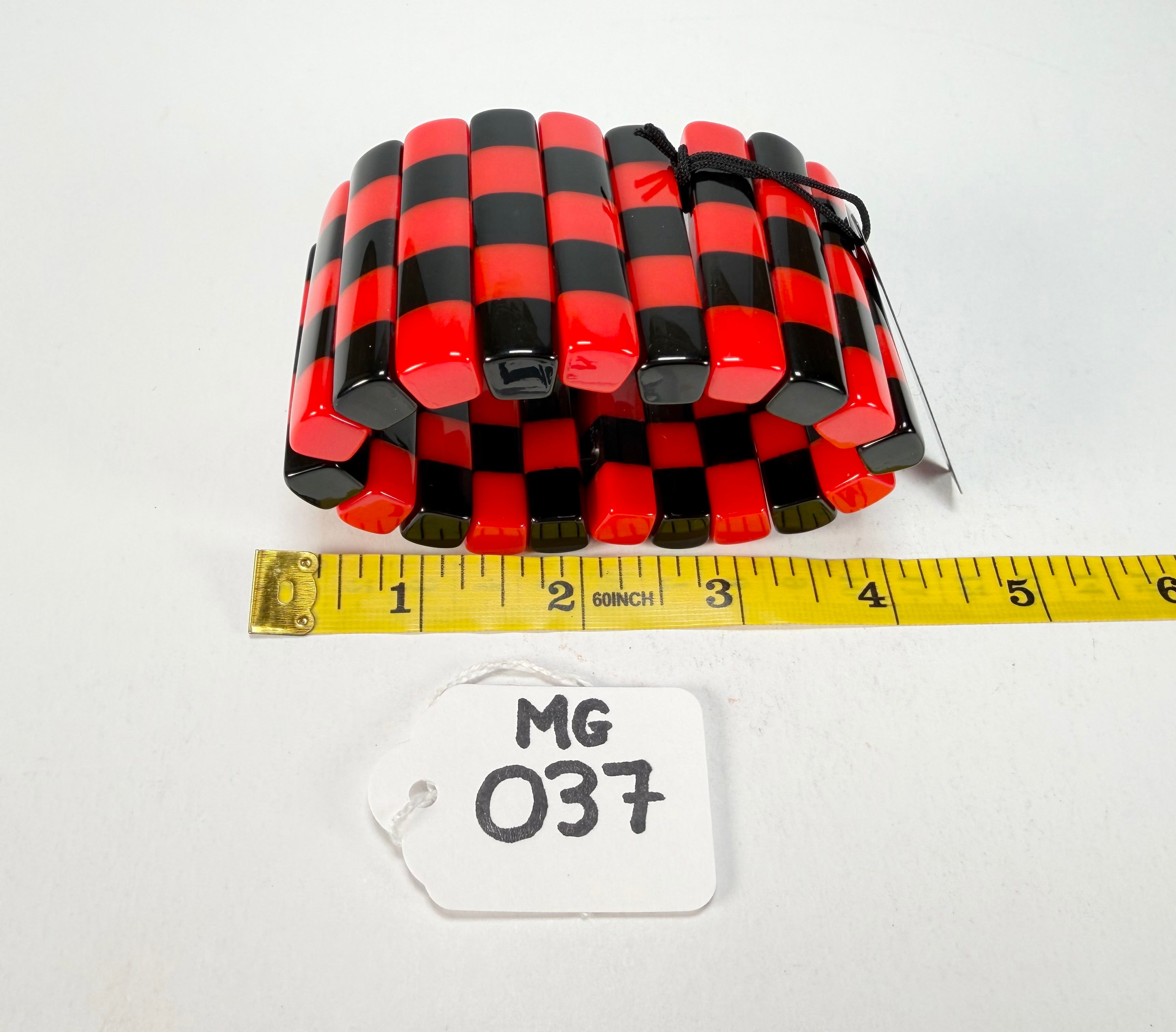 Marion Godart - Monochrome "Damier" Black & Red Elasticated Resin Bracelet