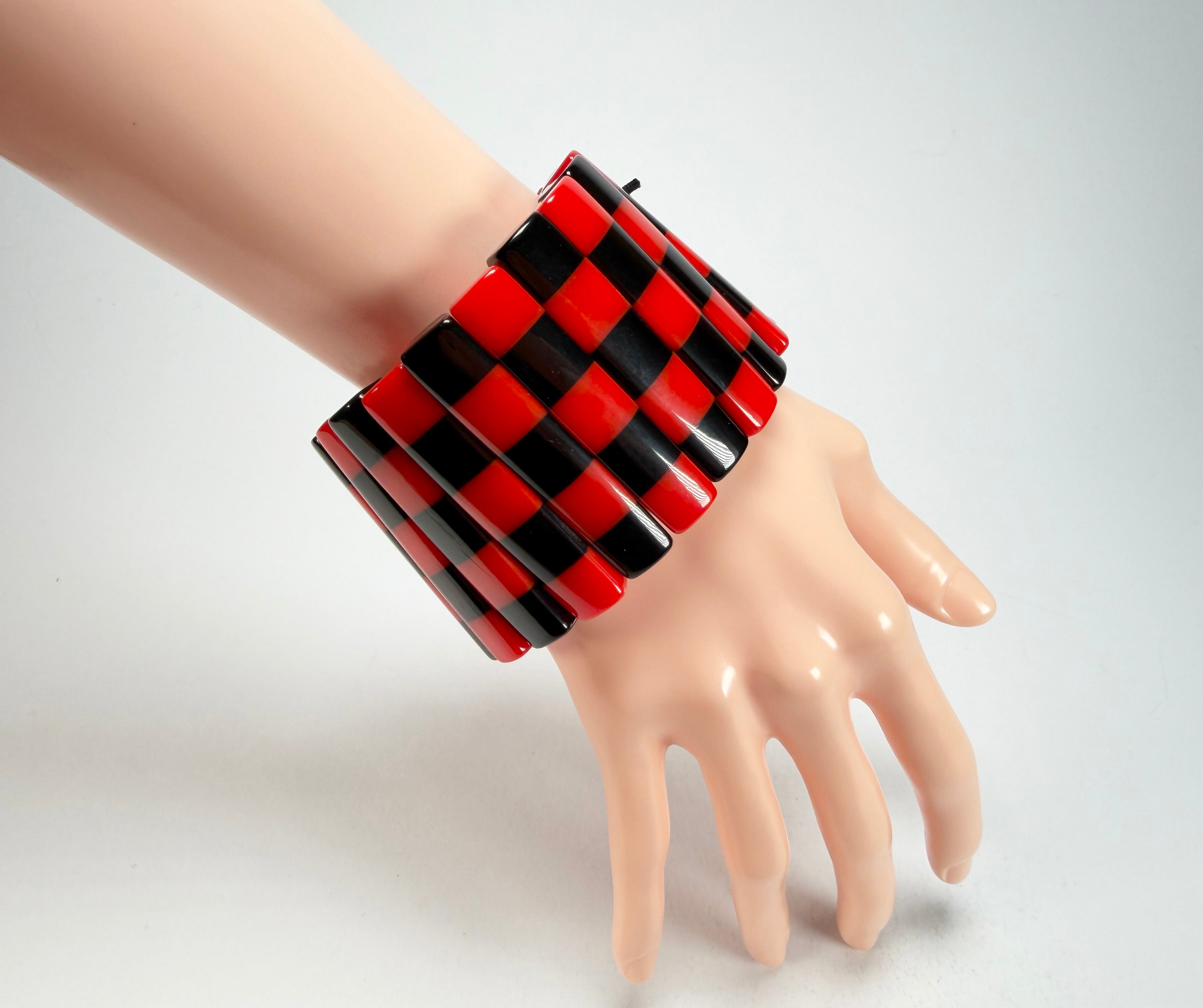 Marion Godart - Monochrome "Damier" Black & Red Elasticated Resin Bracelet