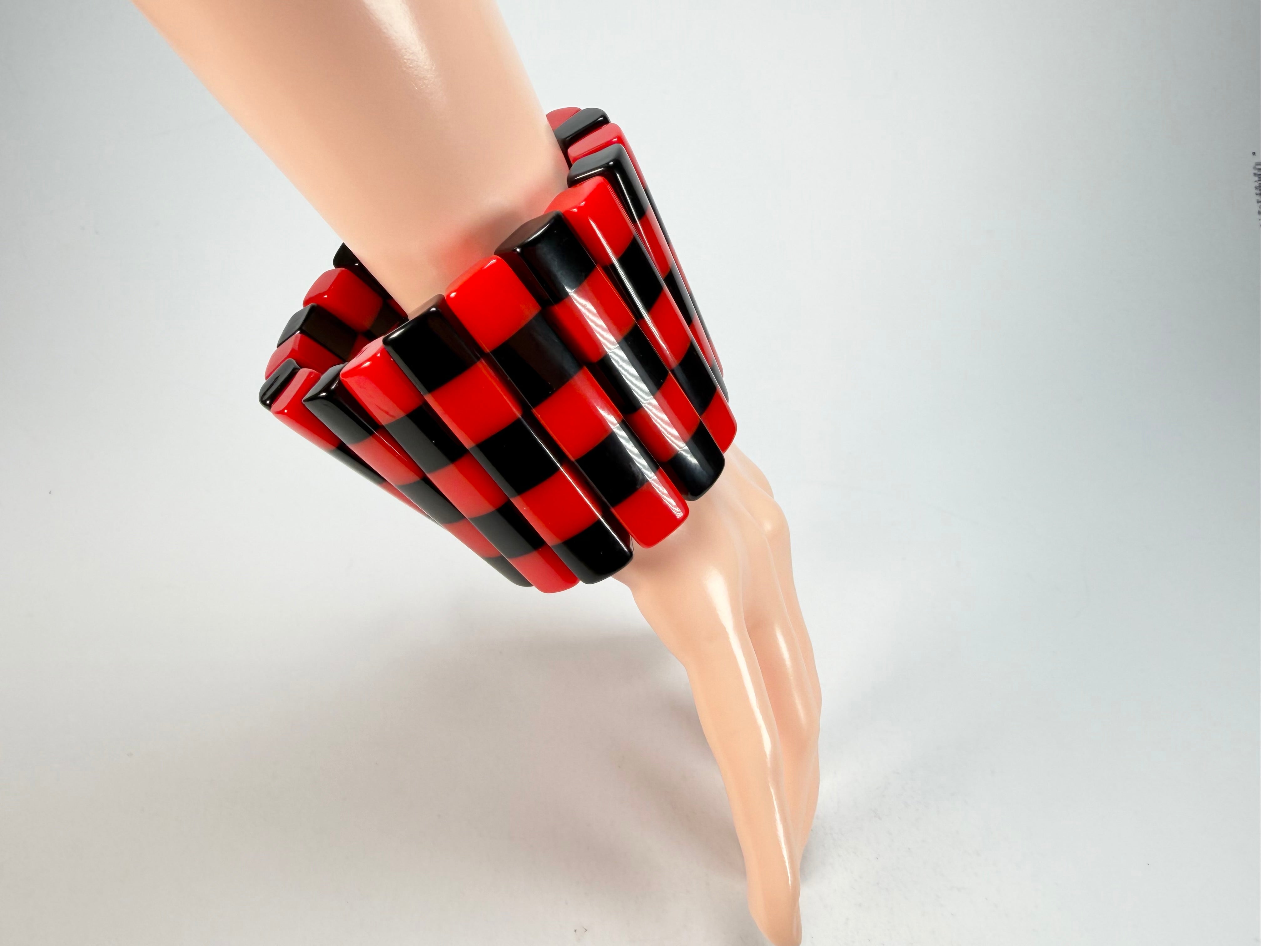 Marion Godart - Monochrome "Damier" Black & Red Elasticated Resin Bracelet