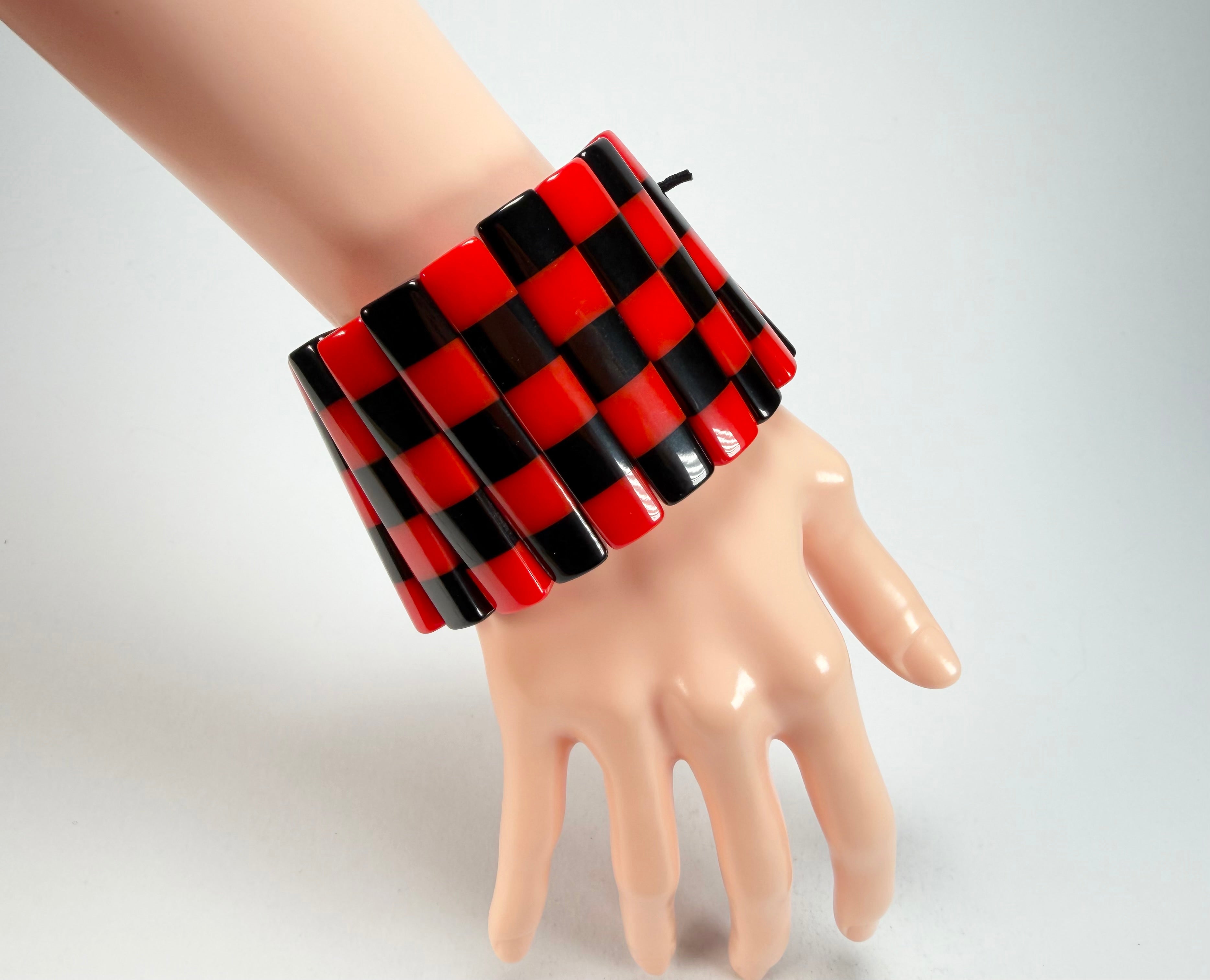 Marion Godart - Monochrome "Damier" Black & Red Elasticated Resin Bracelet