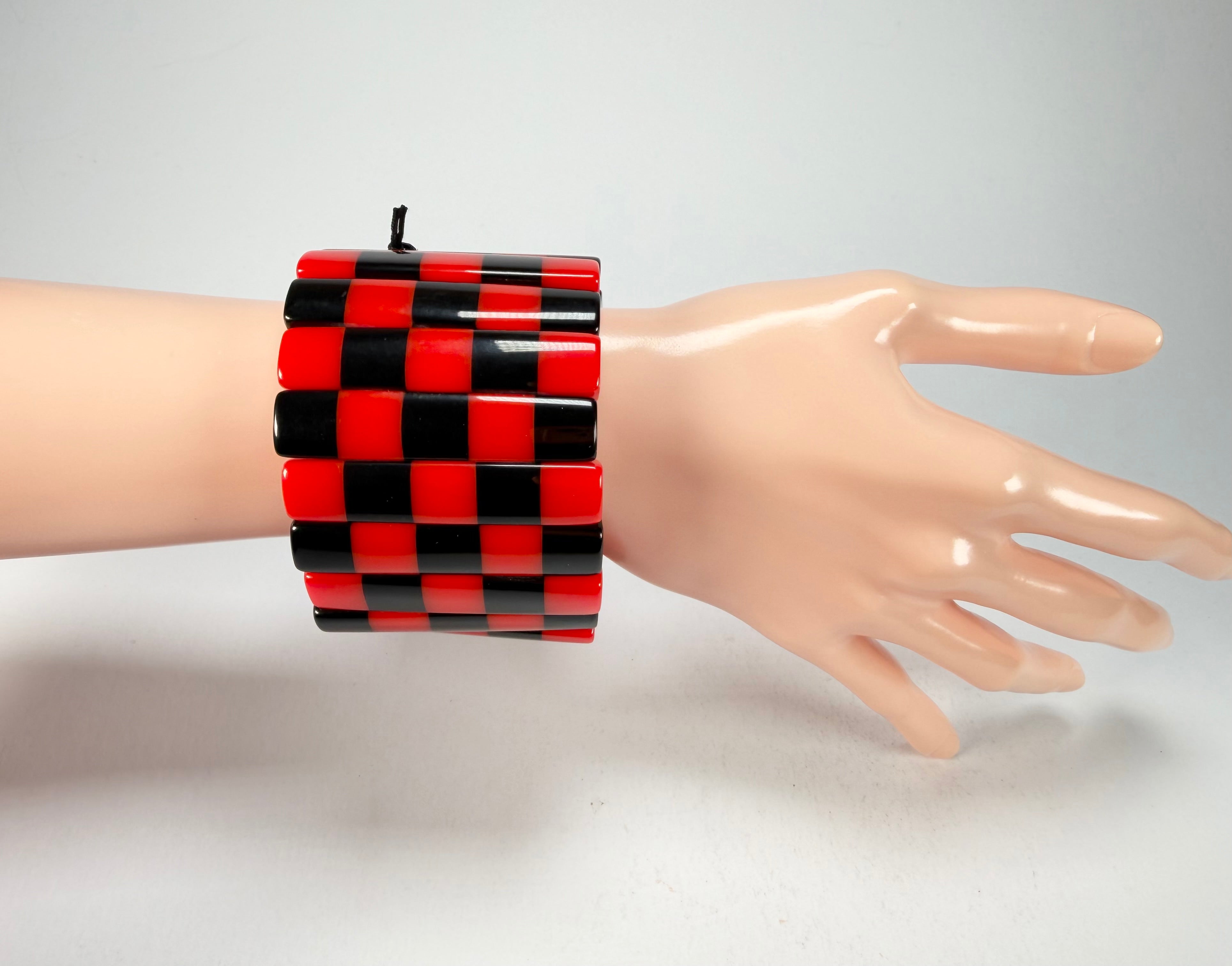 Marion Godart - Monochrome "Damier" Black & Red Elasticated Resin Bracelet