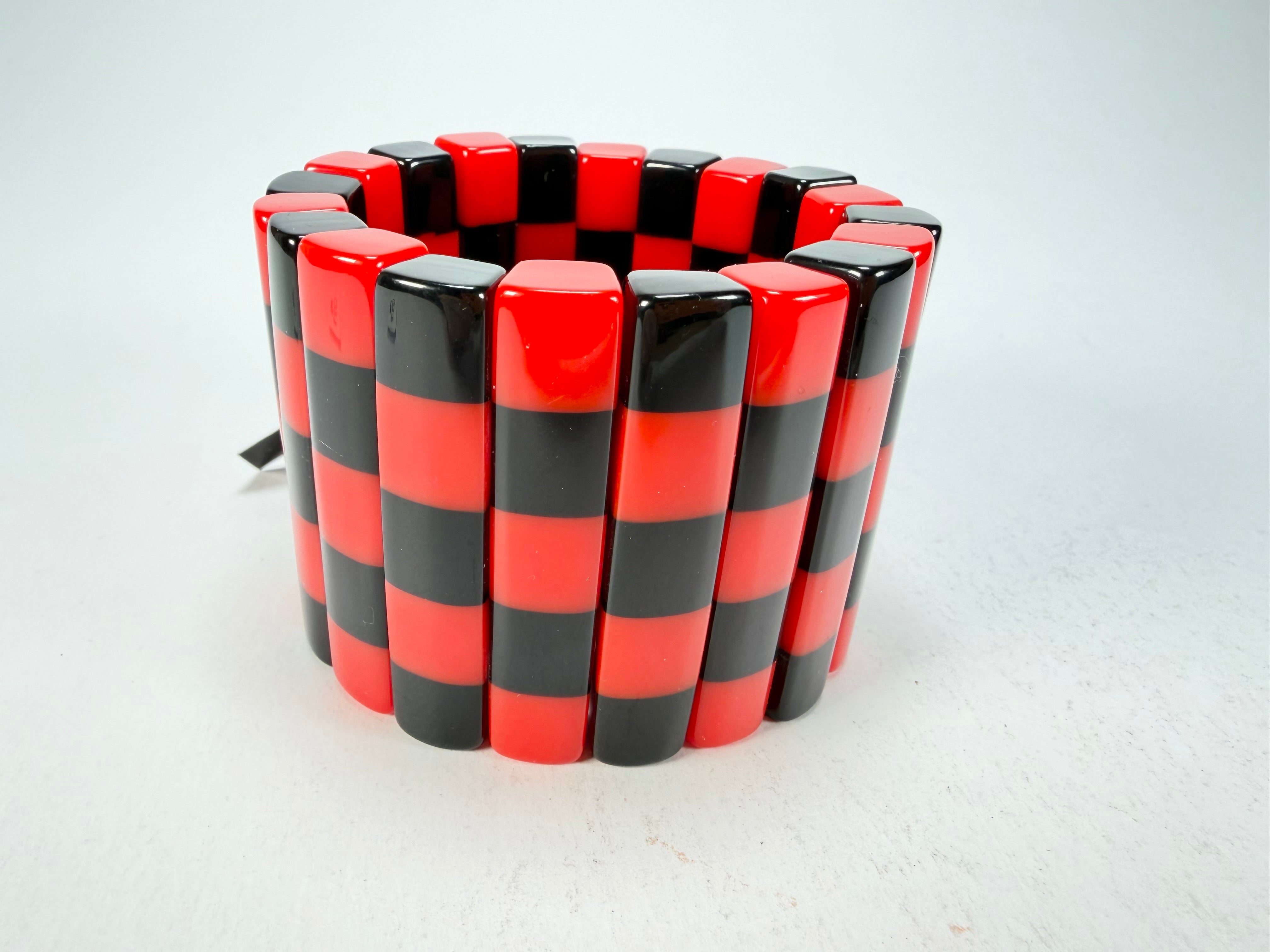 Marion Godart - Monochrome "Damier" Black & Red Elasticated Resin Bracelet