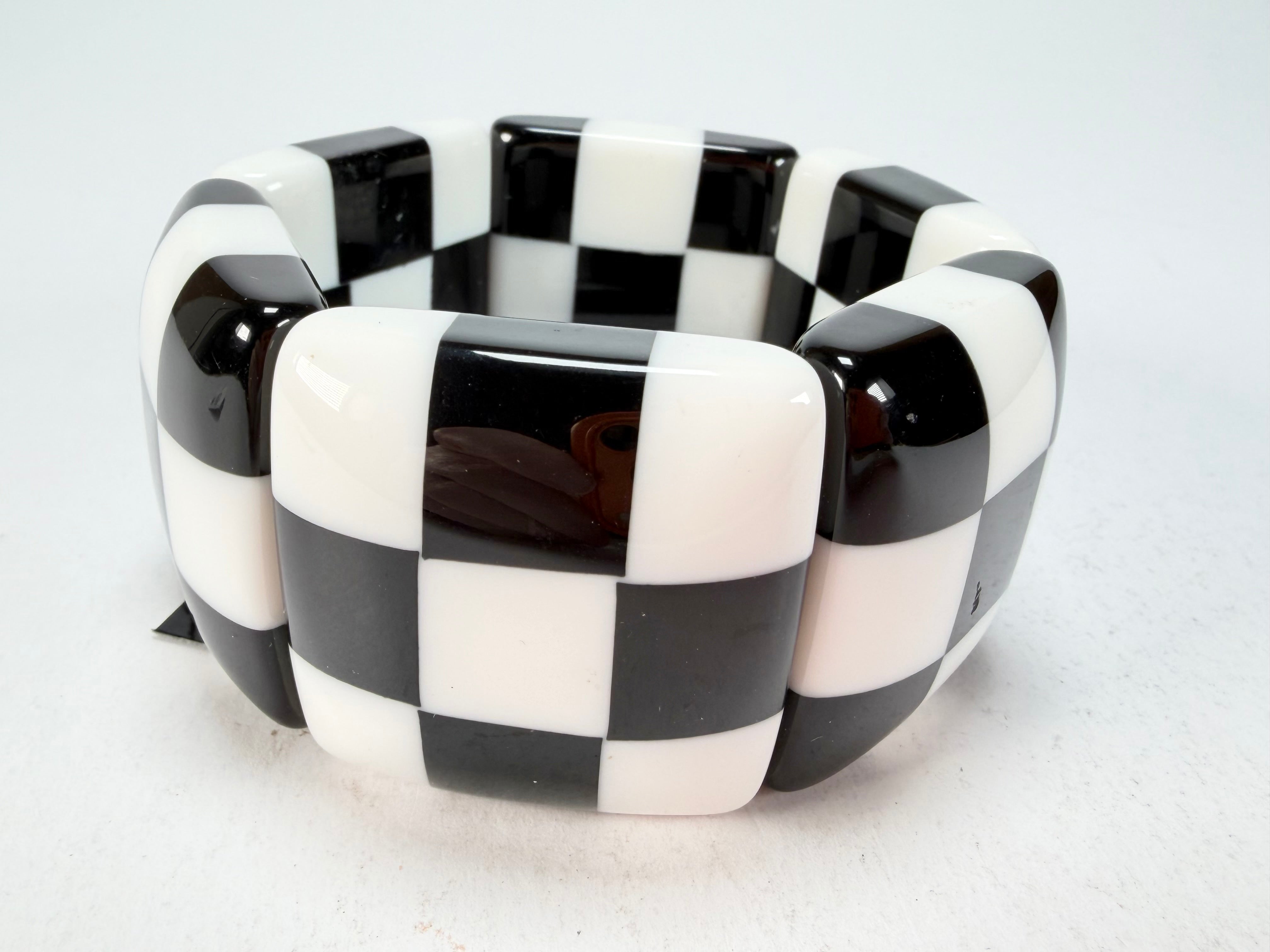 Marion Godart - Monochrome "Echiquier" Black & White Elasticated Resin Bracelet