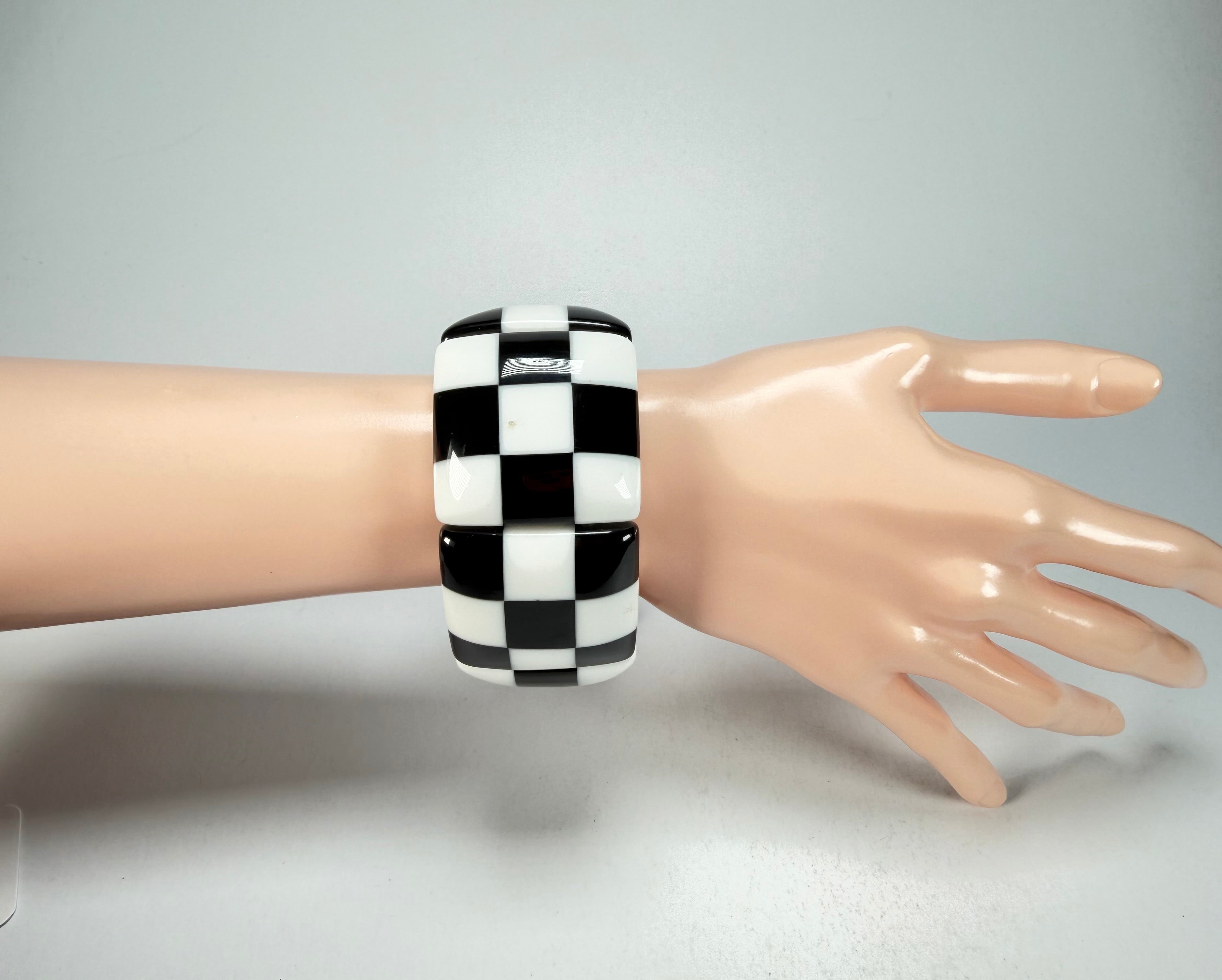 Marion Godart - Monochrome "Echiquier" Black & White Elasticated Resin Bracelet