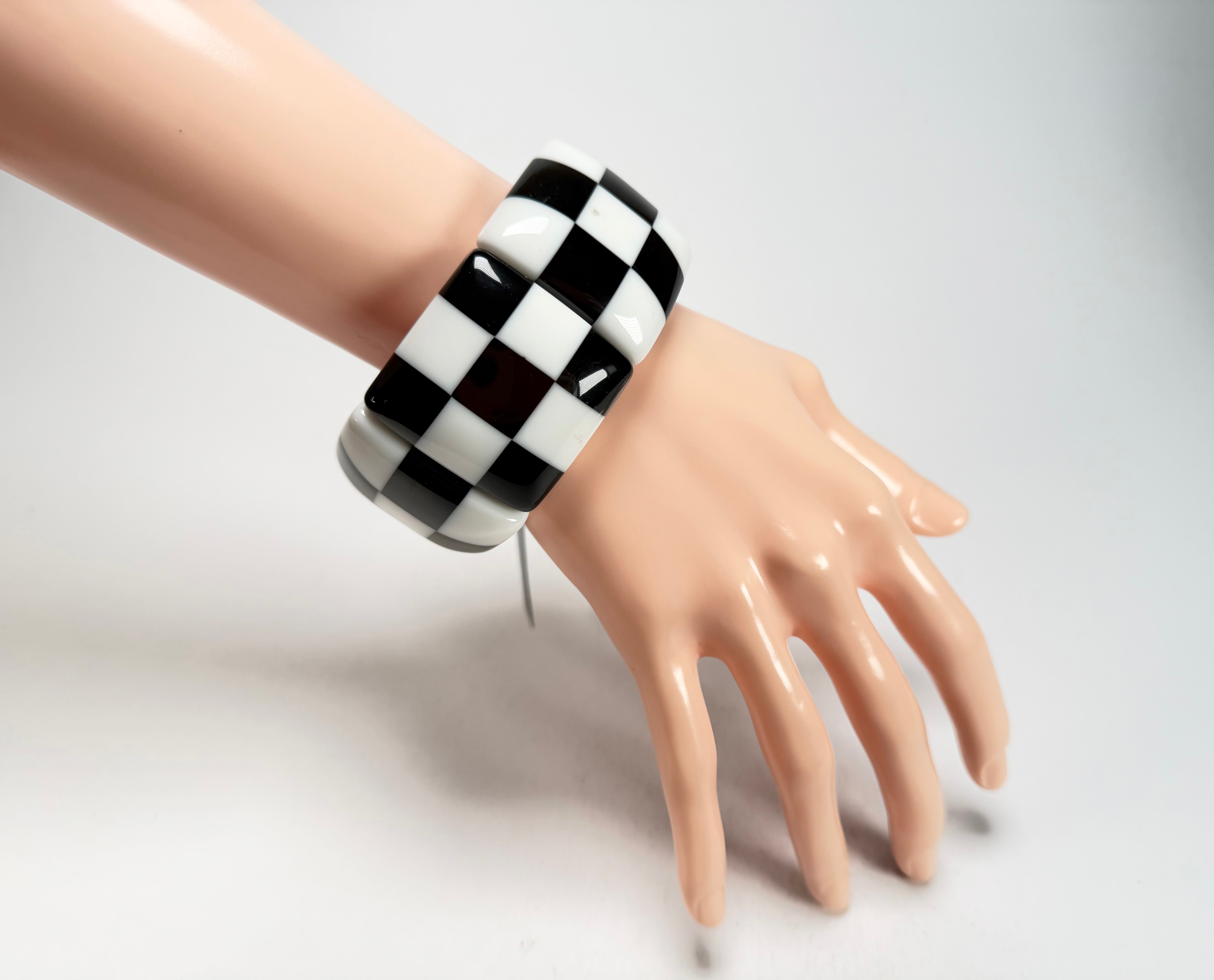 Marion Godart - Monochrome "Echiquier" Black & White Elasticated Resin Bracelet