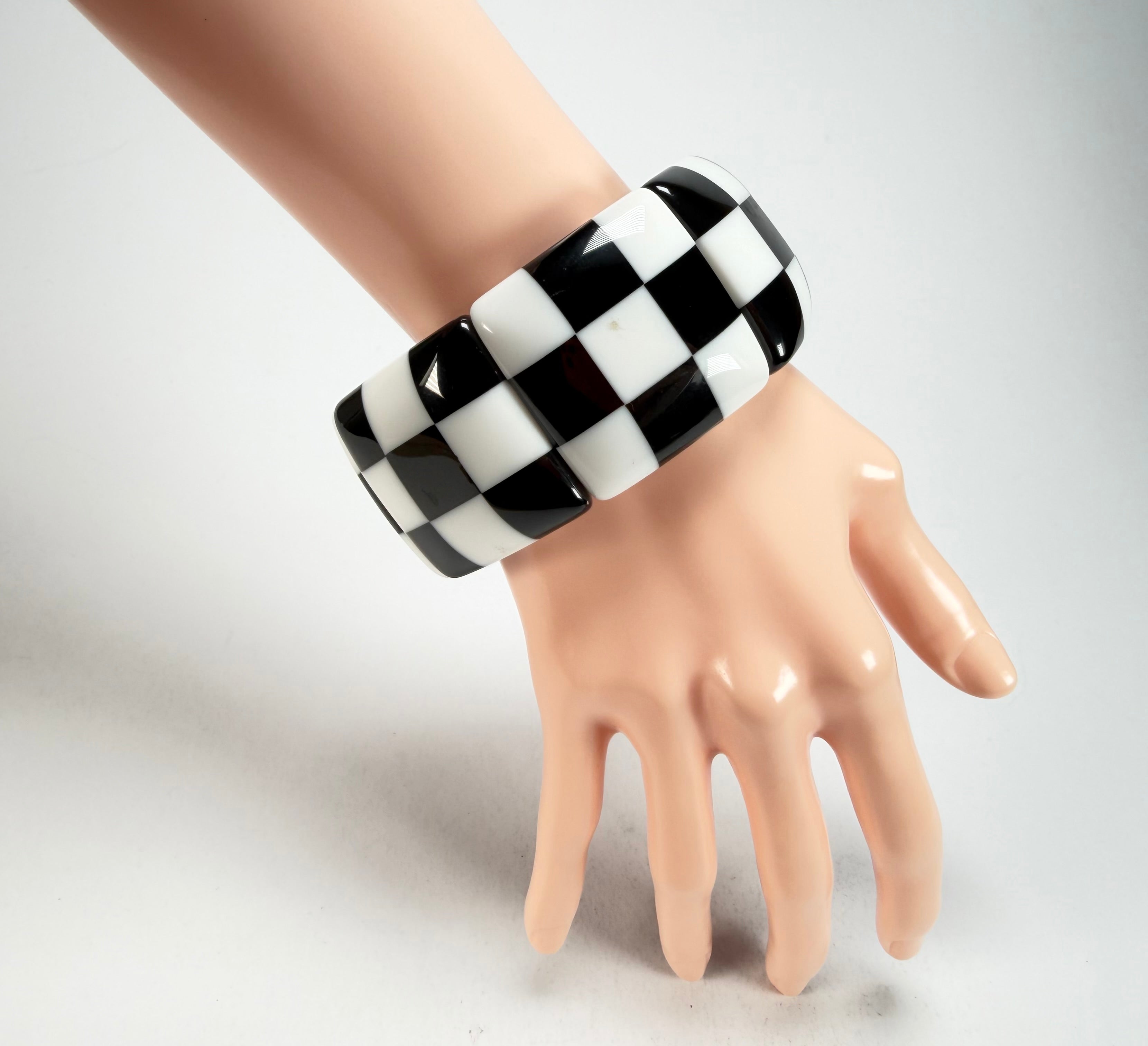 Marion Godart - Monochrome "Echiquier" Black & White Elasticated Resin Bracelet