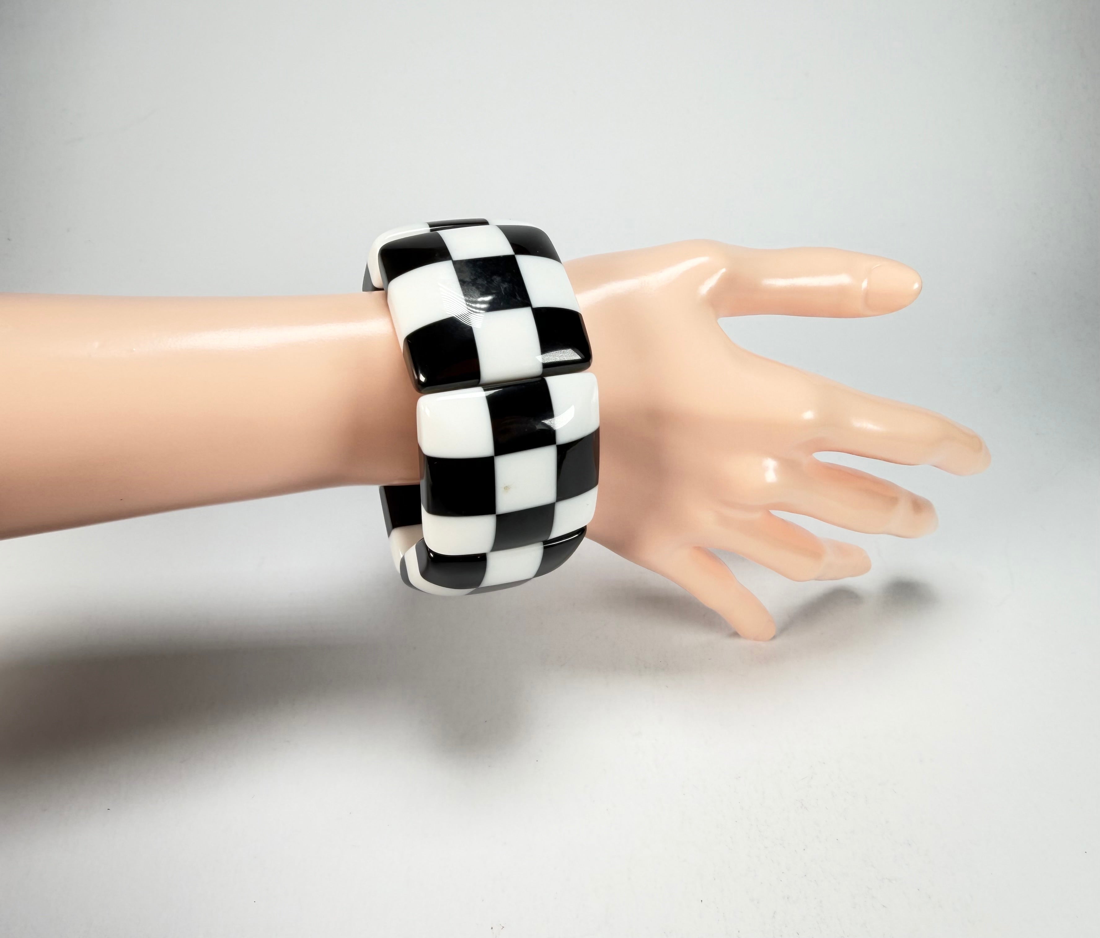 Marion Godart - Monochrome "Echiquier" Black & White Elasticated Resin Bracelet