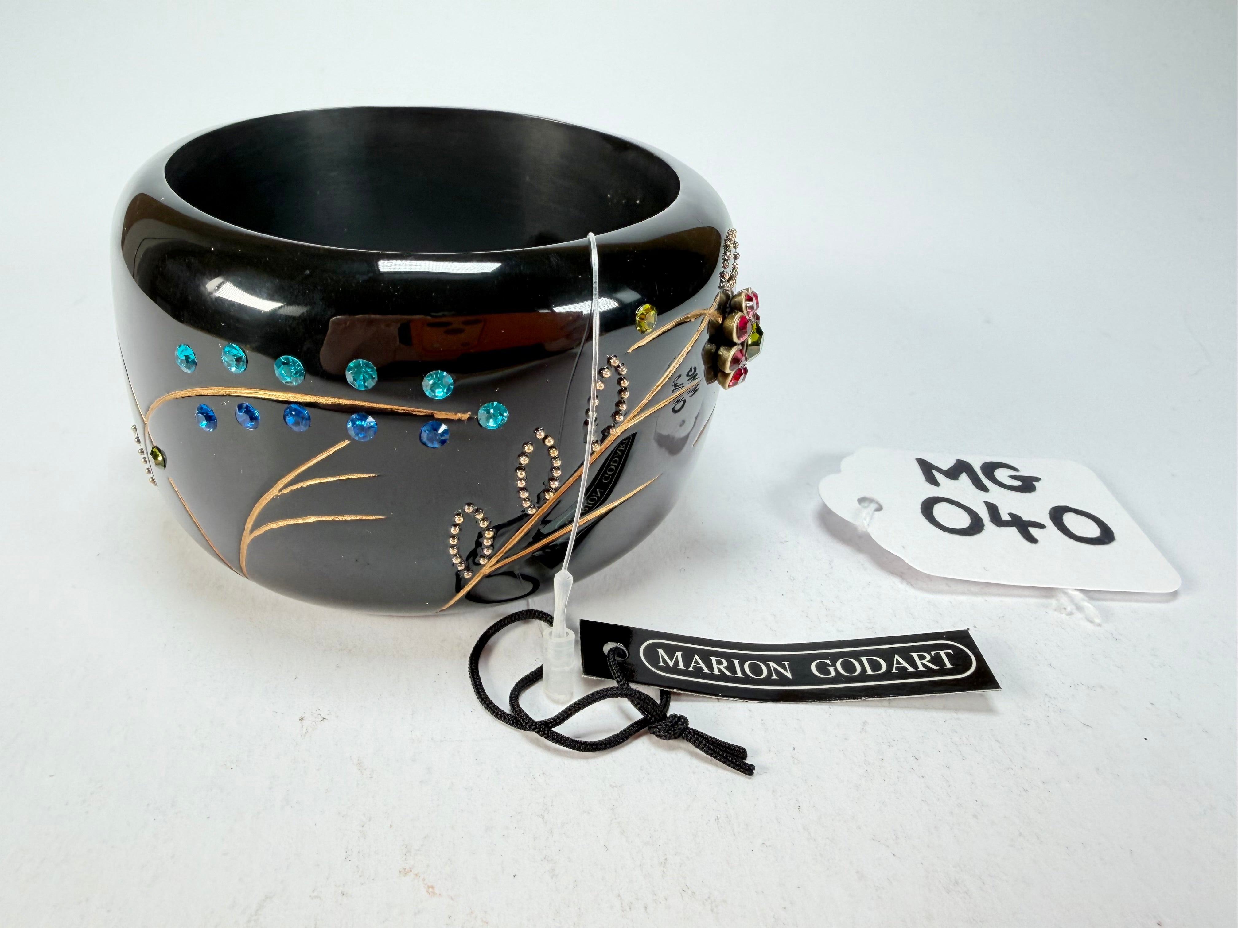Marion Godart - Natural "Joyaux De La Nature" Black Solid Round 5cm Bangle