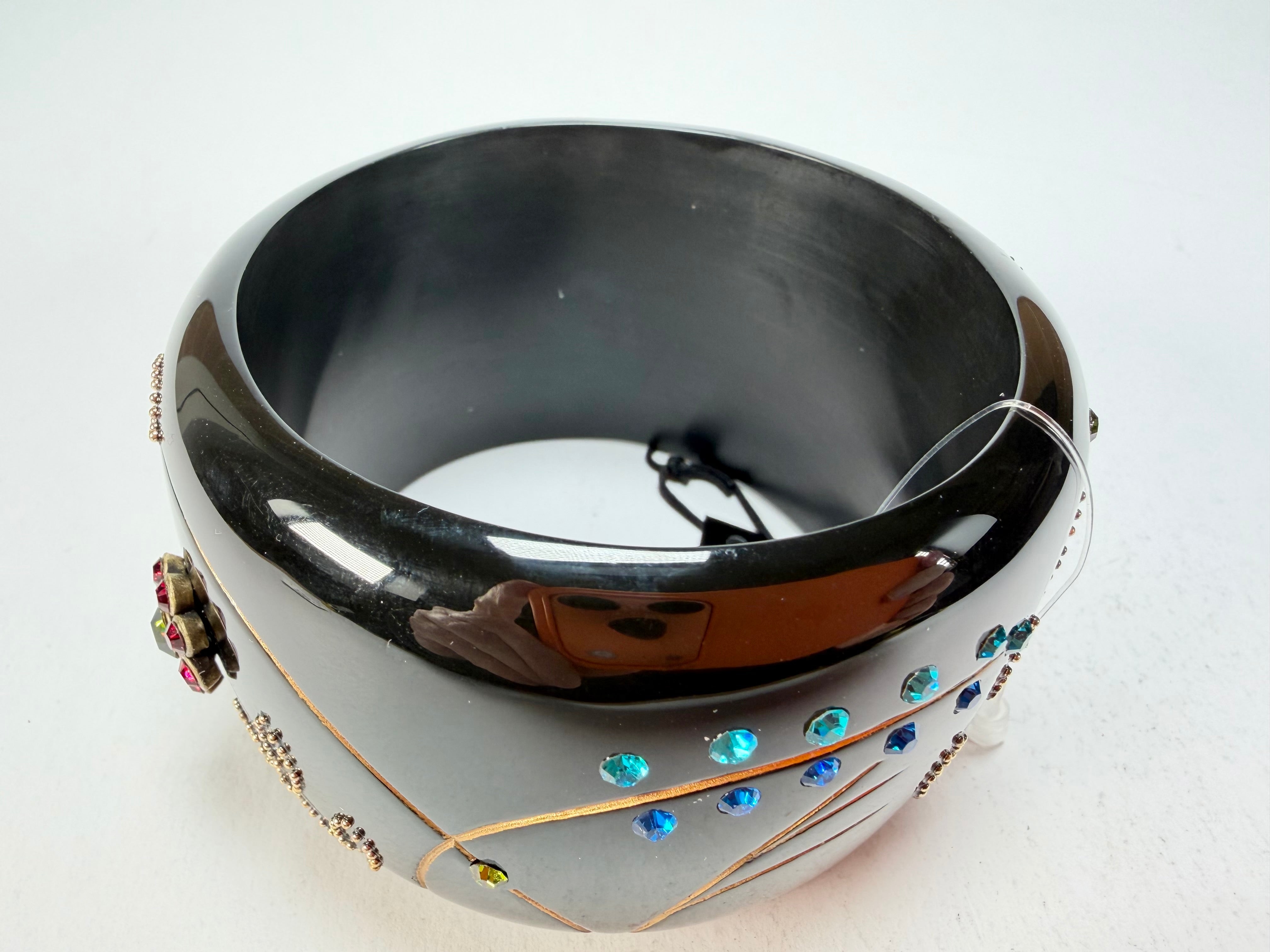 Marion Godart - Natural "Joyaux De La Nature" Black Solid Round 5cm Bangle