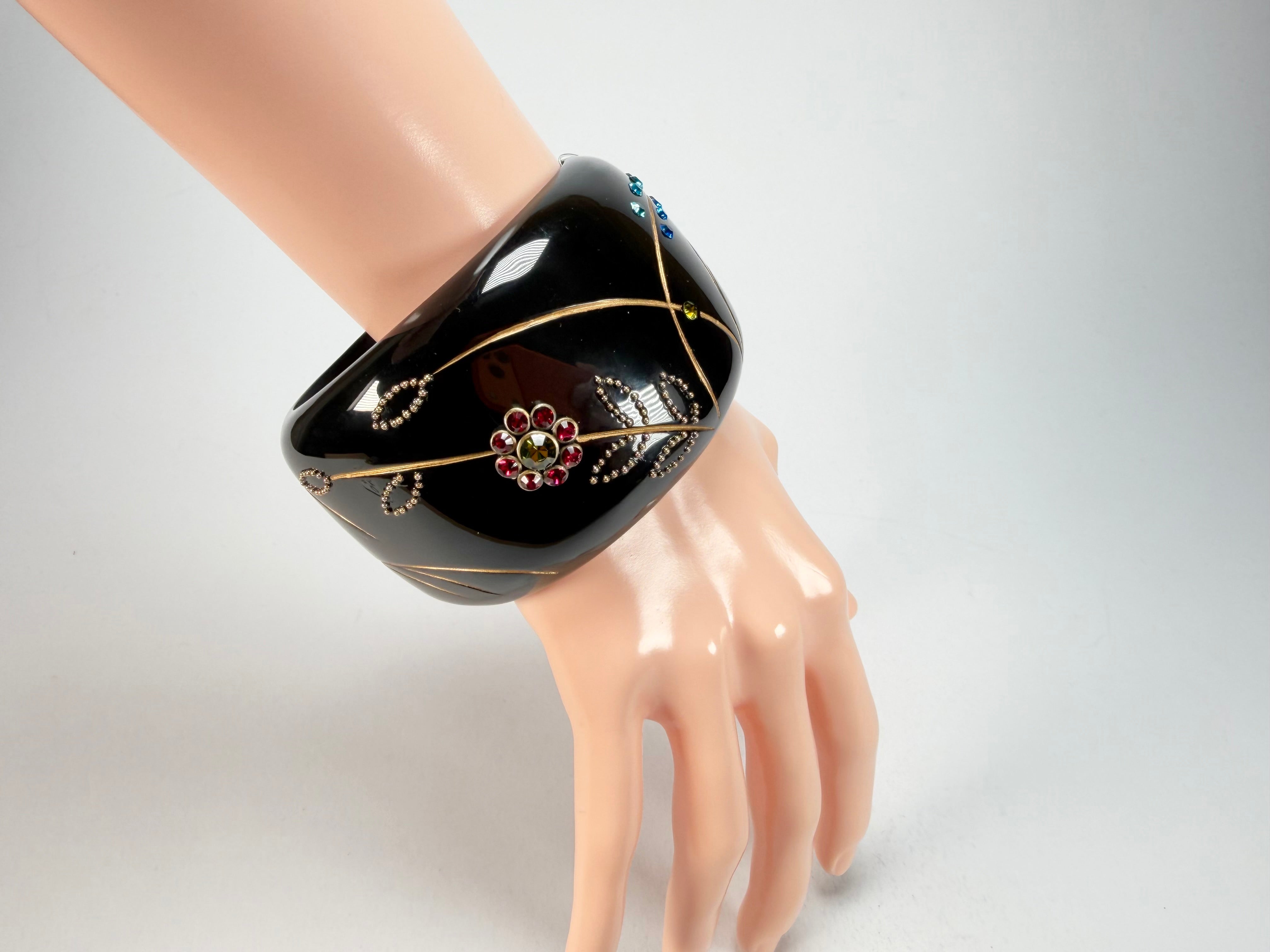 Marion Godart - Natural "Joyaux De La Nature" Black Solid Round 5cm Bangle