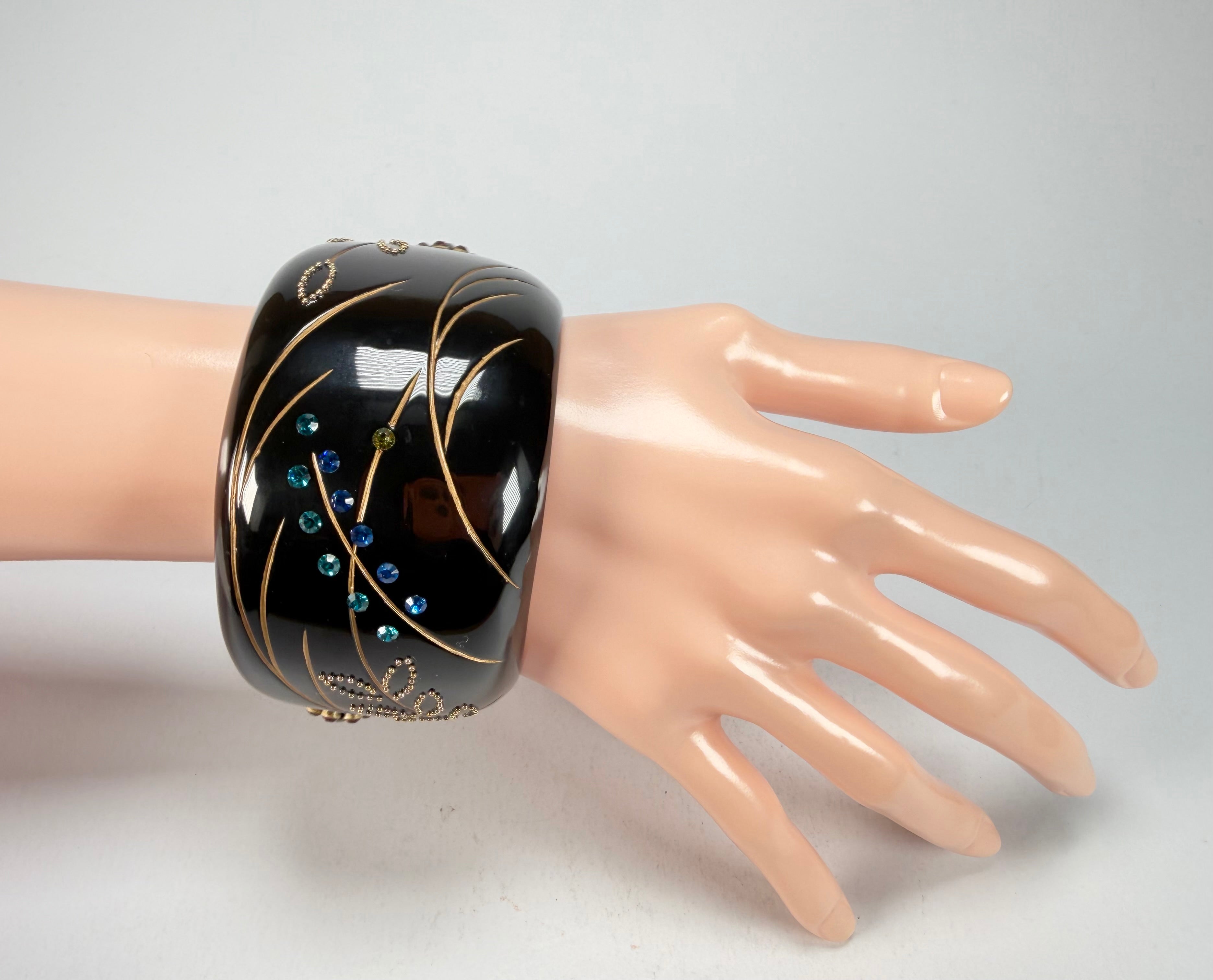 Marion Godart - Natural "Joyaux De La Nature" Black Solid Round 5cm Bangle