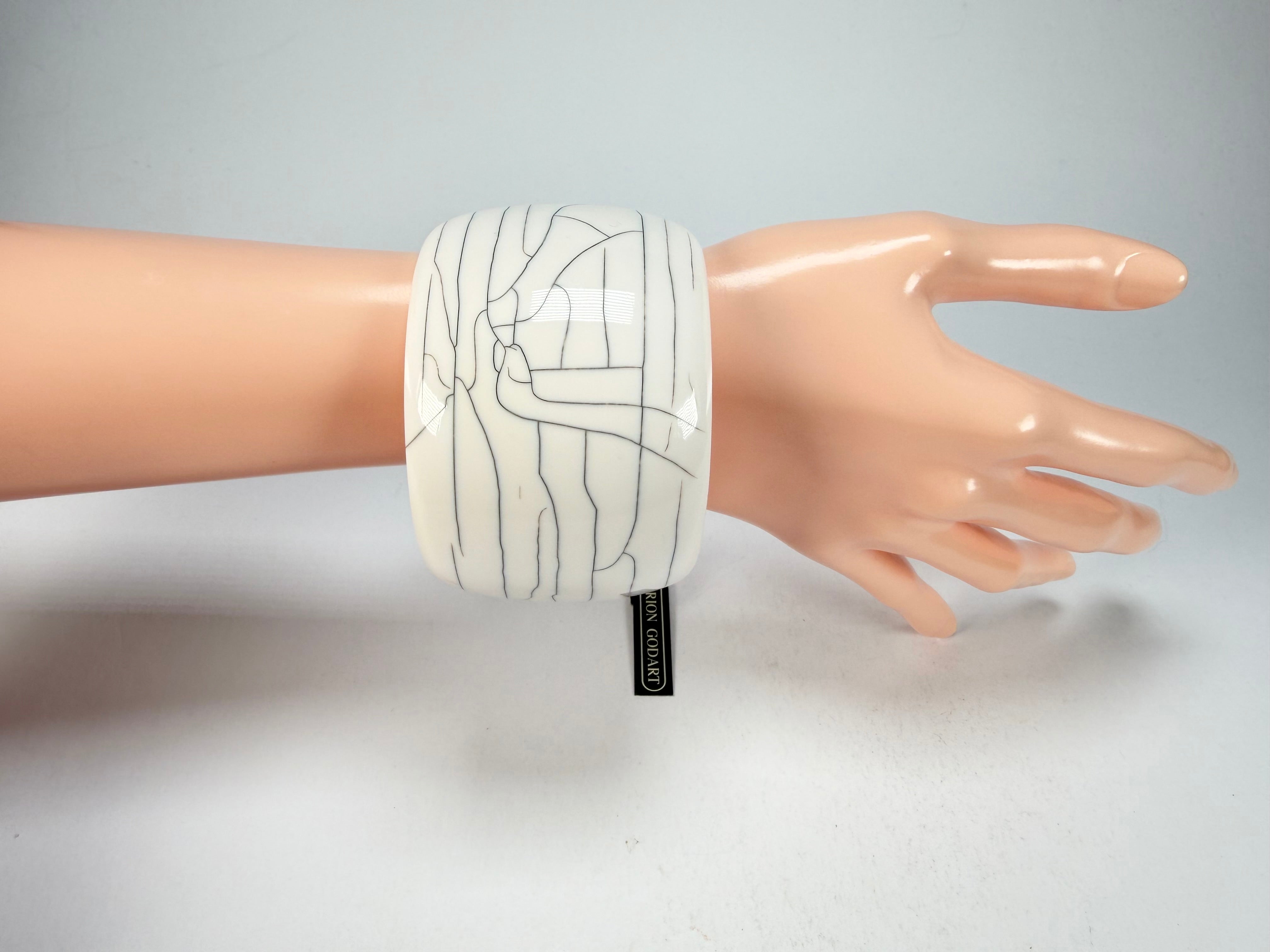 Marion Godart - Fragmental "Fissures" Cream Solid Round 5cm Bangle