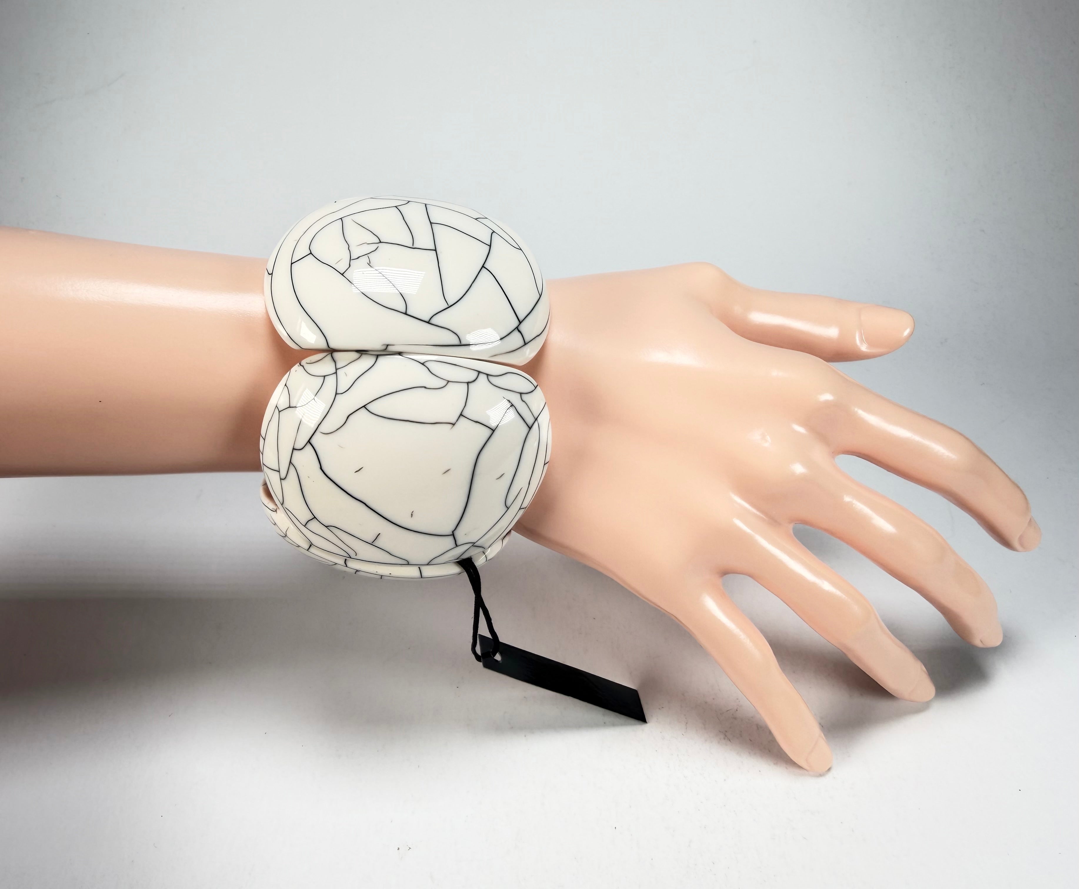 Marion Godart - Fragmental "Cinq Fissures Pièces" Cream Elasticated Resin Bracelet