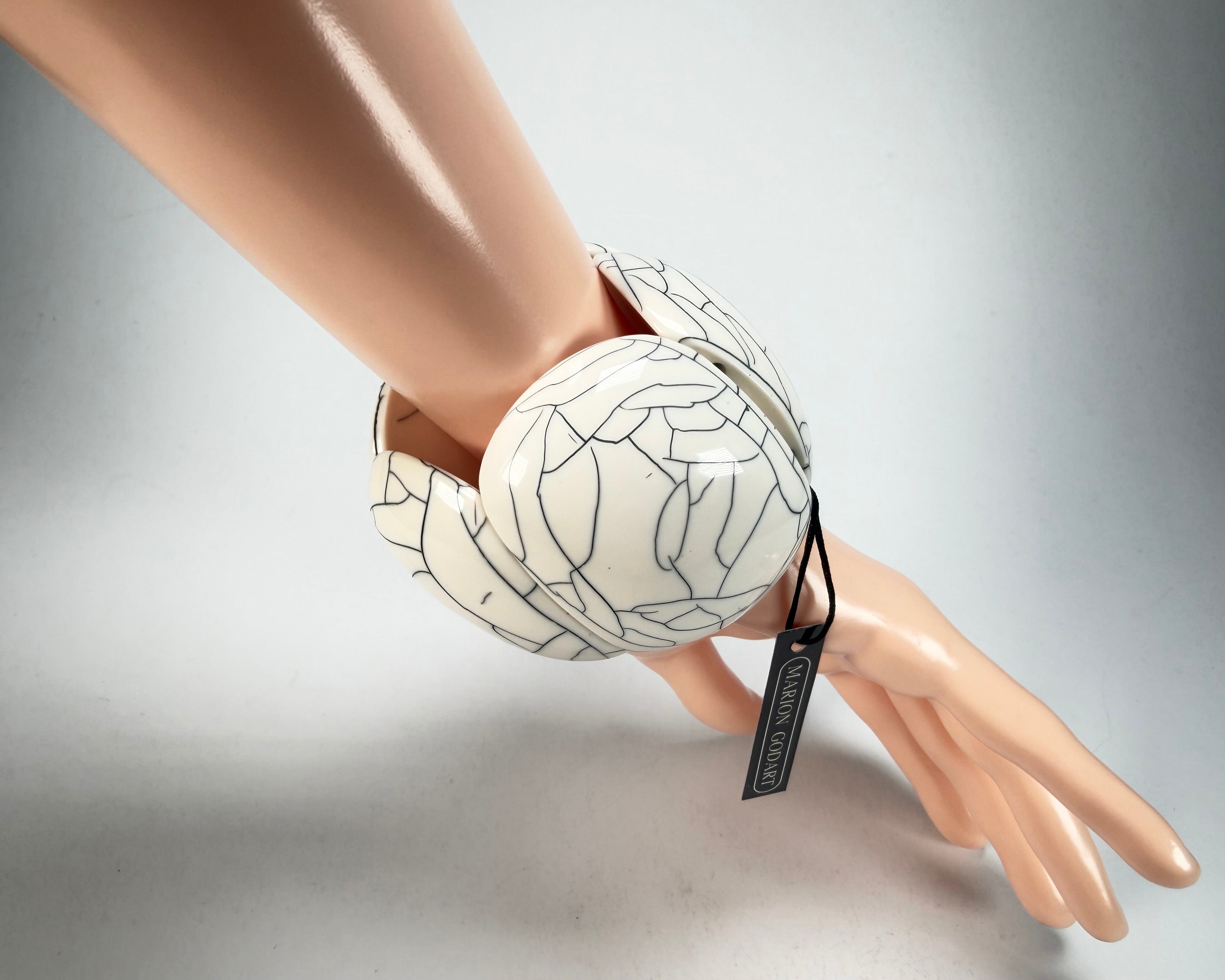 Marion Godart - Fragmental "Cinq Fissures Pièces" Cream Elasticated Resin Bracelet