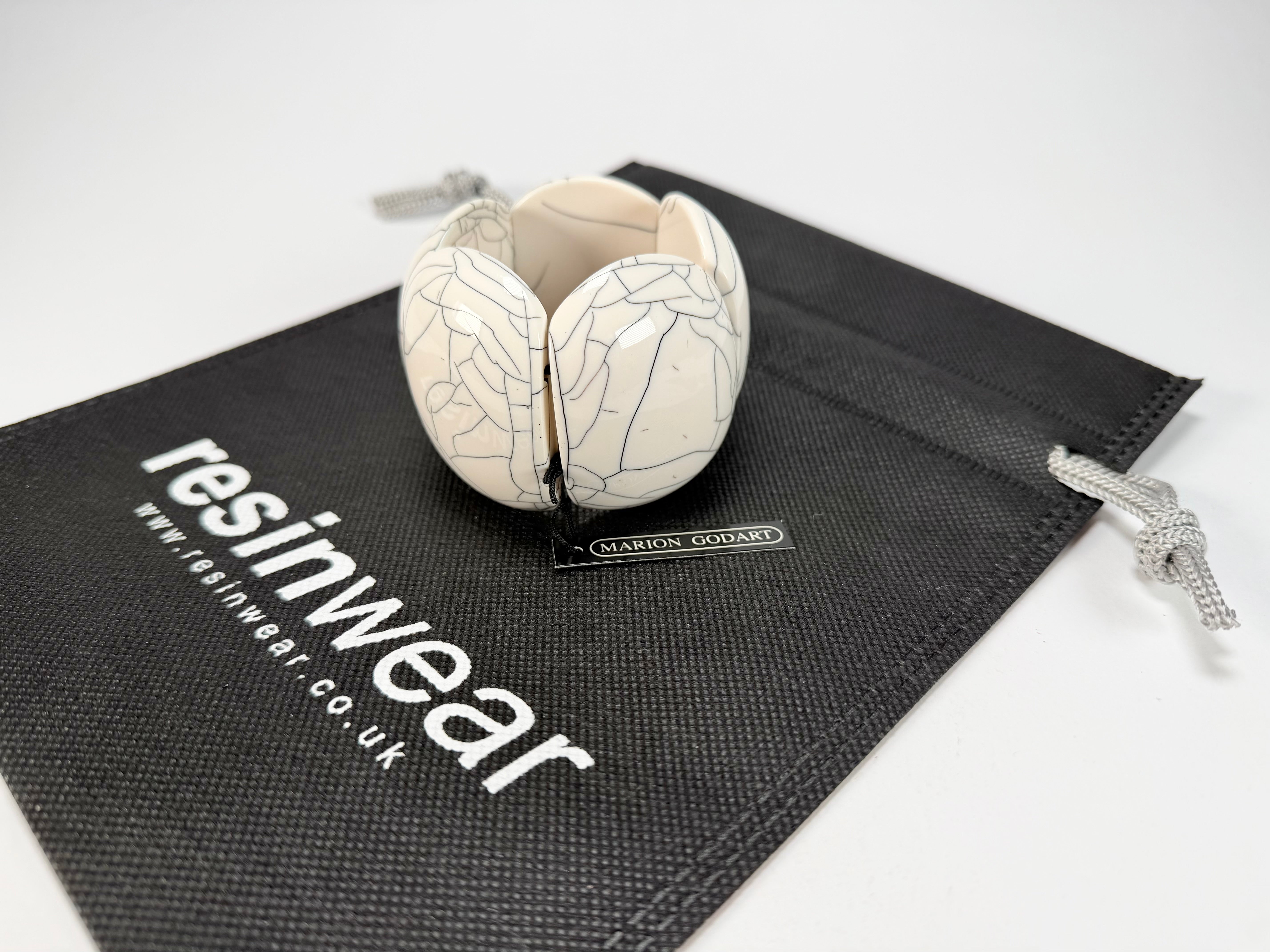 Marion Godart - Fragmental "Cinq Fissures Pièces" Cream Elasticated Resin Bracelet