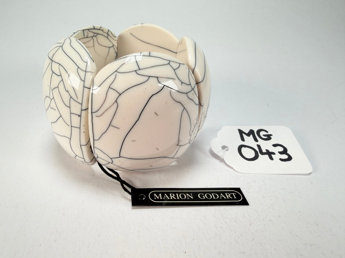 Marion Godart - Fragmental "Cinq Fissures Pièces" Cream Elasticated Resin Bracelet
