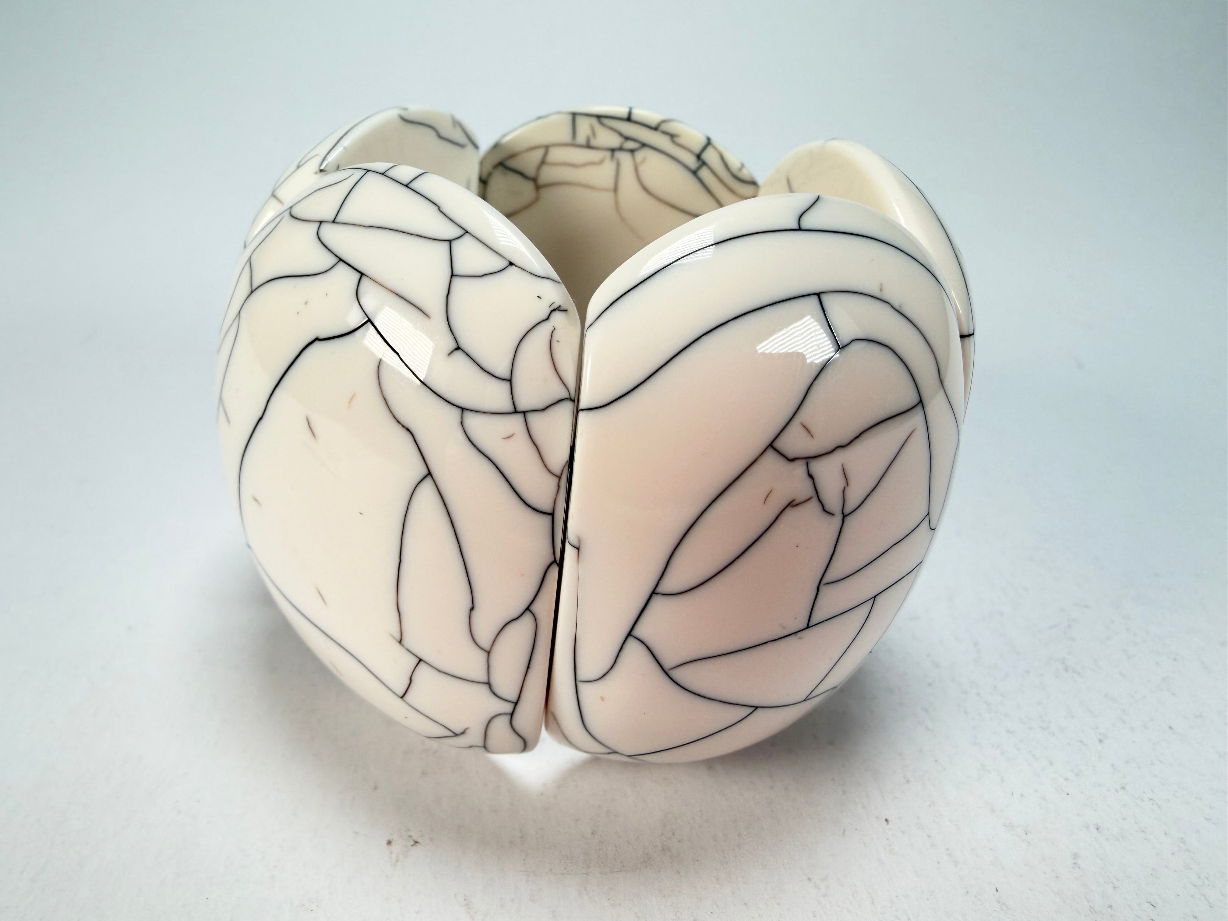 Marion Godart - Fragmental "Cinq Fissures Pièces" Cream Elasticated Resin Bracelet