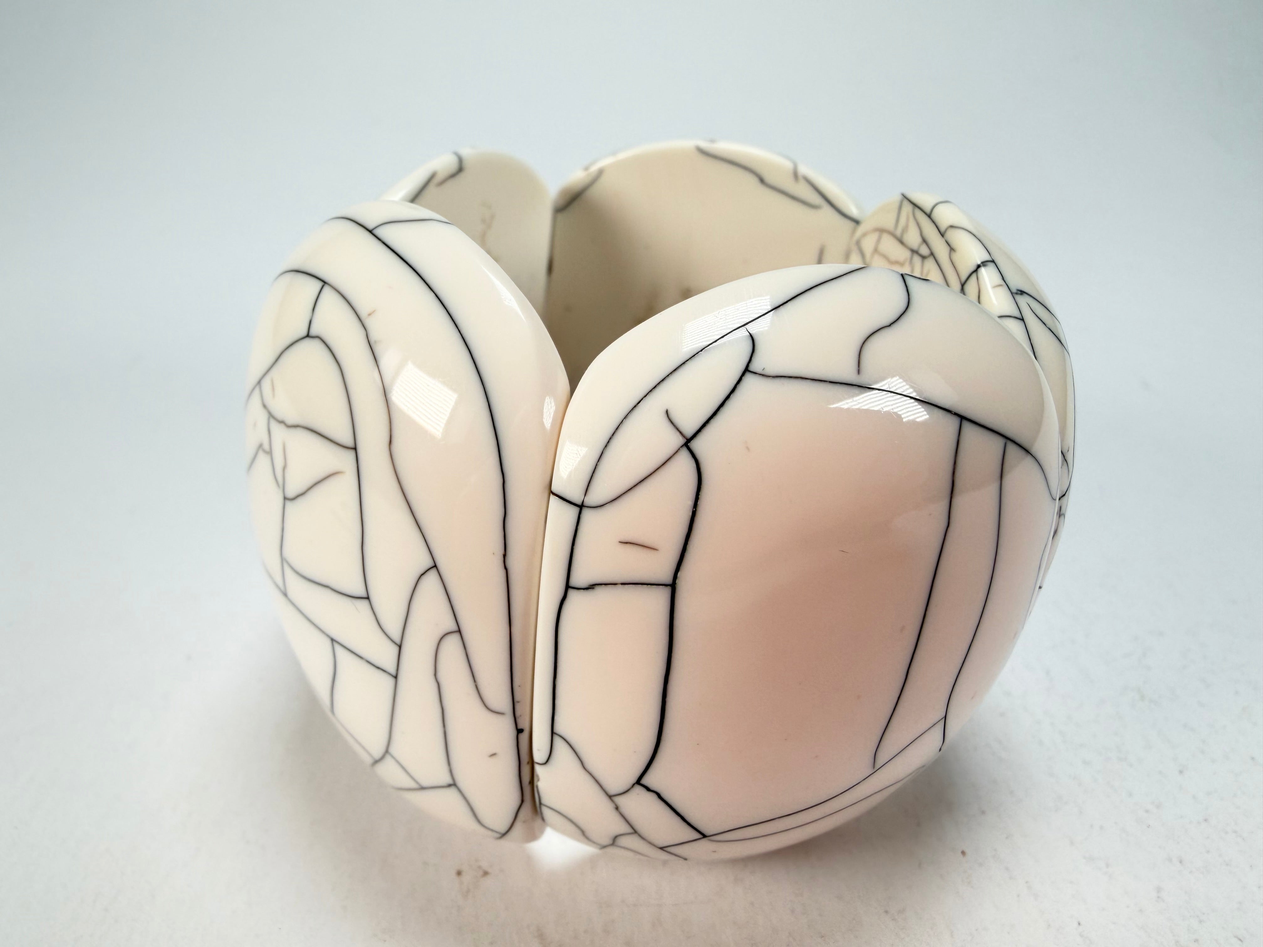 Marion Godart - Fragmental "Cinq Fissures Pièces" Cream Elasticated Resin Bracelet