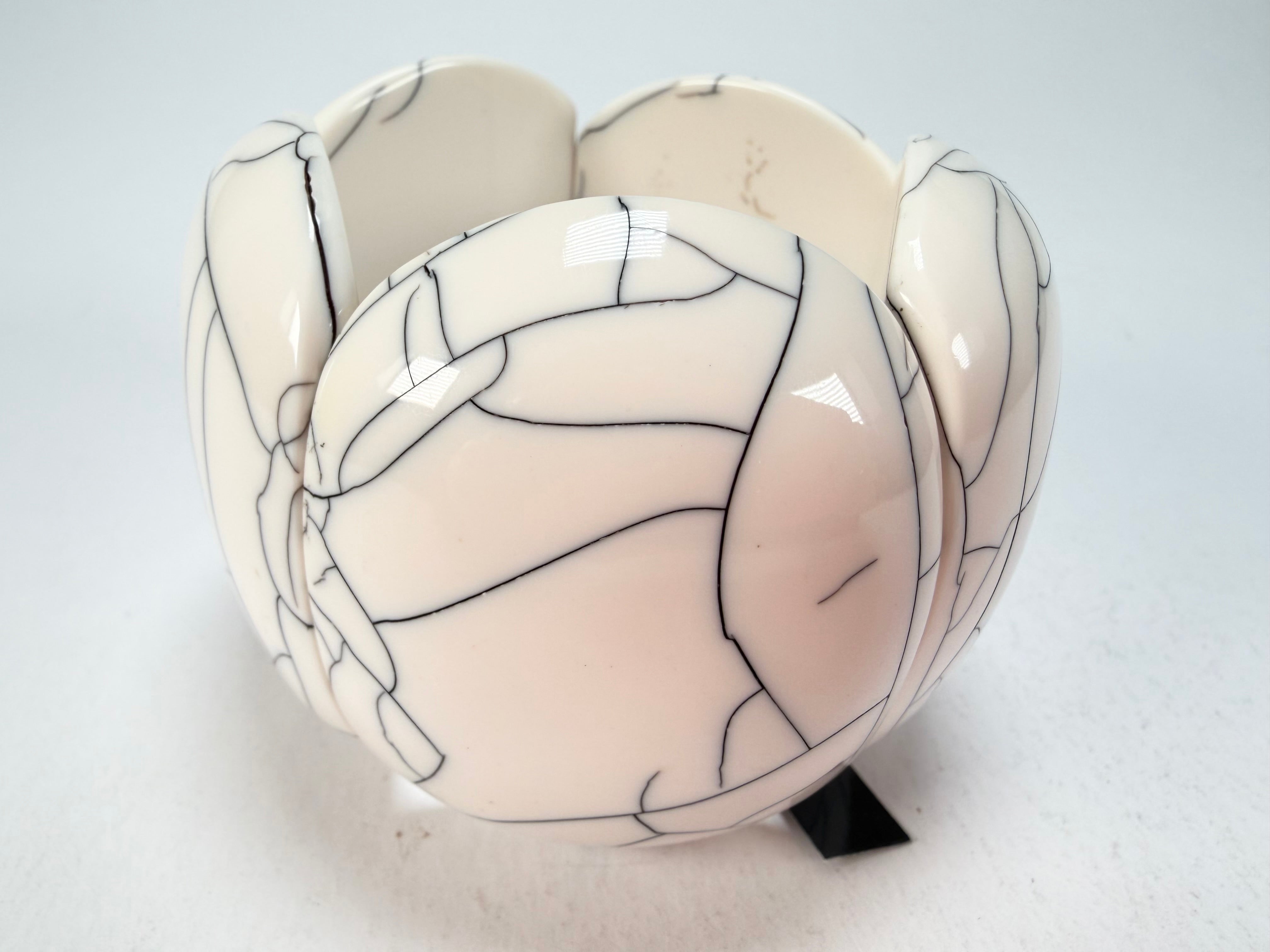 Marion Godart - Fragmental "Cinq Fissures Pièces" Cream Elasticated Resin Bracelet