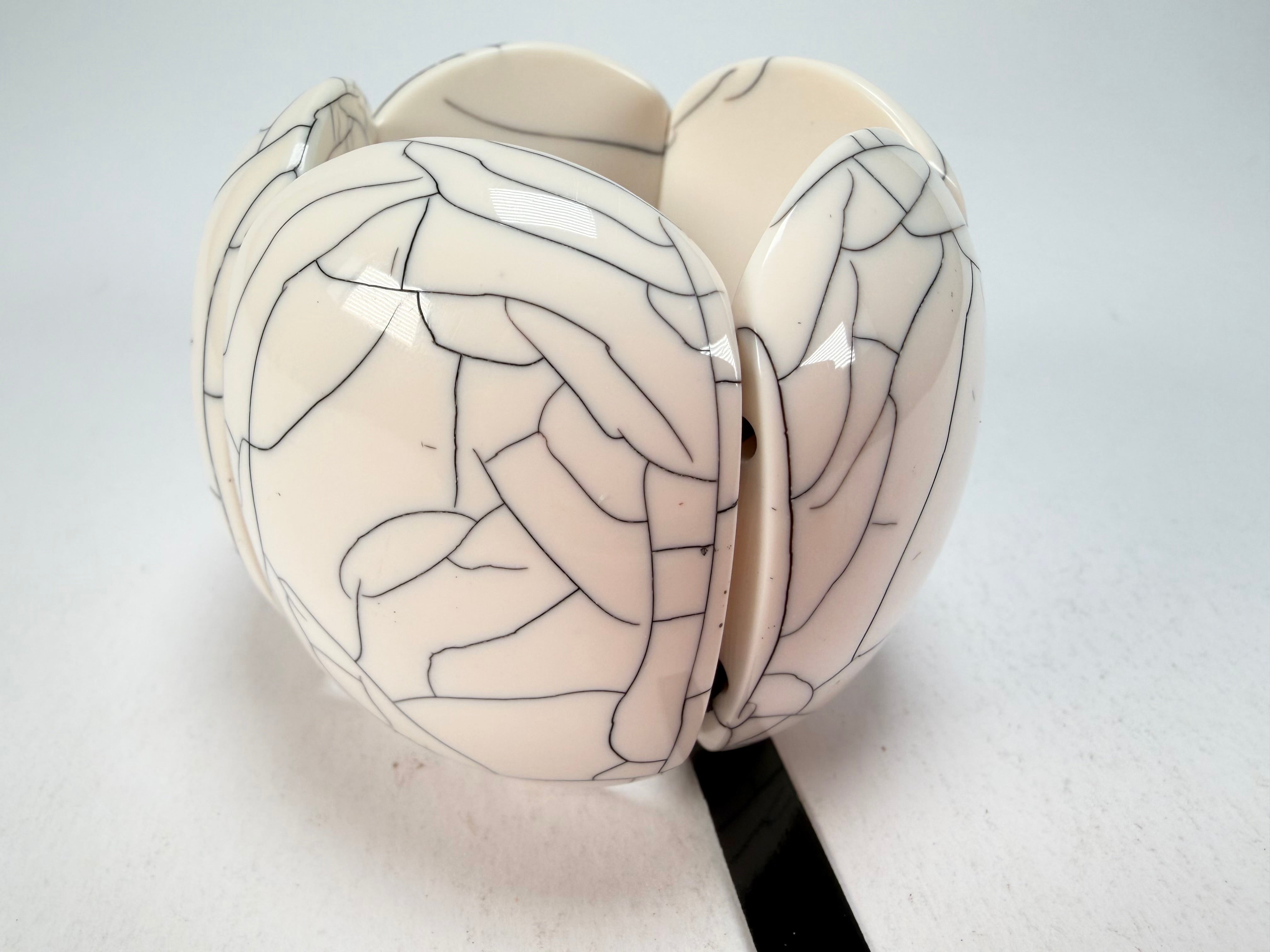 Marion Godart - Fragmental "Cinq Fissures Pièces" Cream Elasticated Resin Bracelet