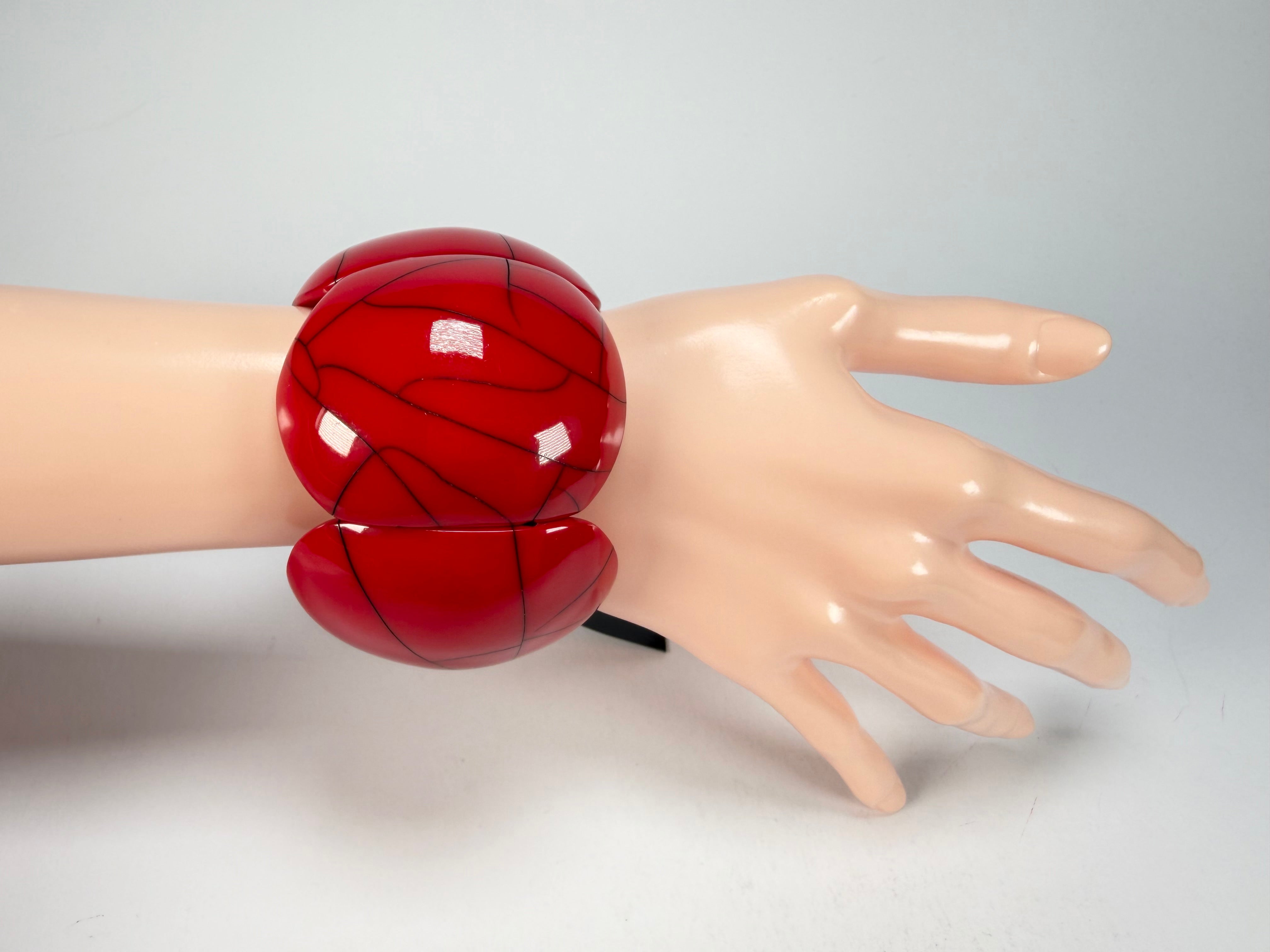 Marion Godart - Fragmental "Cinq Fissures Pièces" Red Elasticated Resin Bracelet