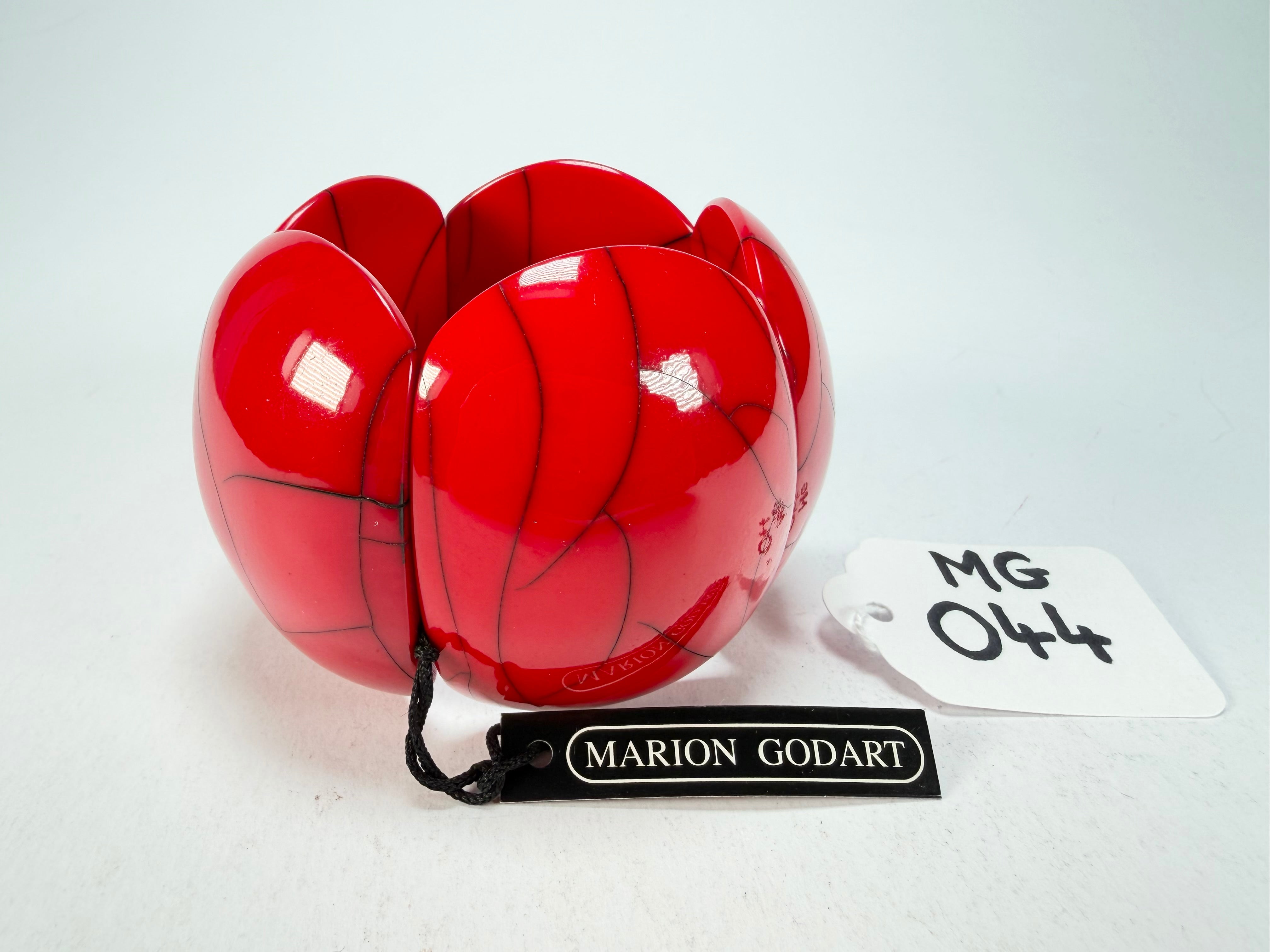 Marion Godart - Fragmental "Cinq Fissures Pièces" Red Elasticated Resin Bracelet