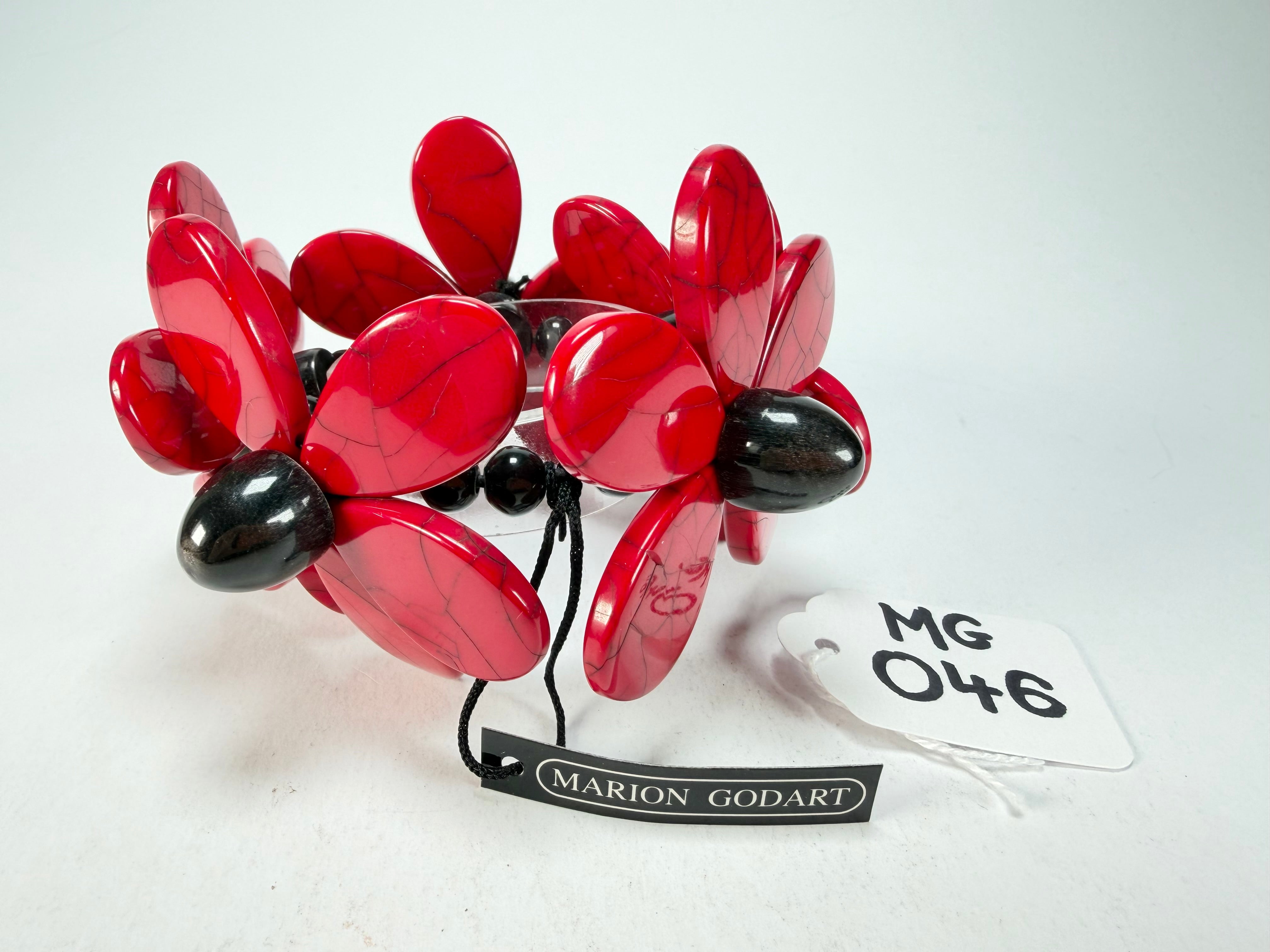 Marion Godart - Floral "Grand Pétale x Fragmental" Red Flower Elasticated Resin Bracelet