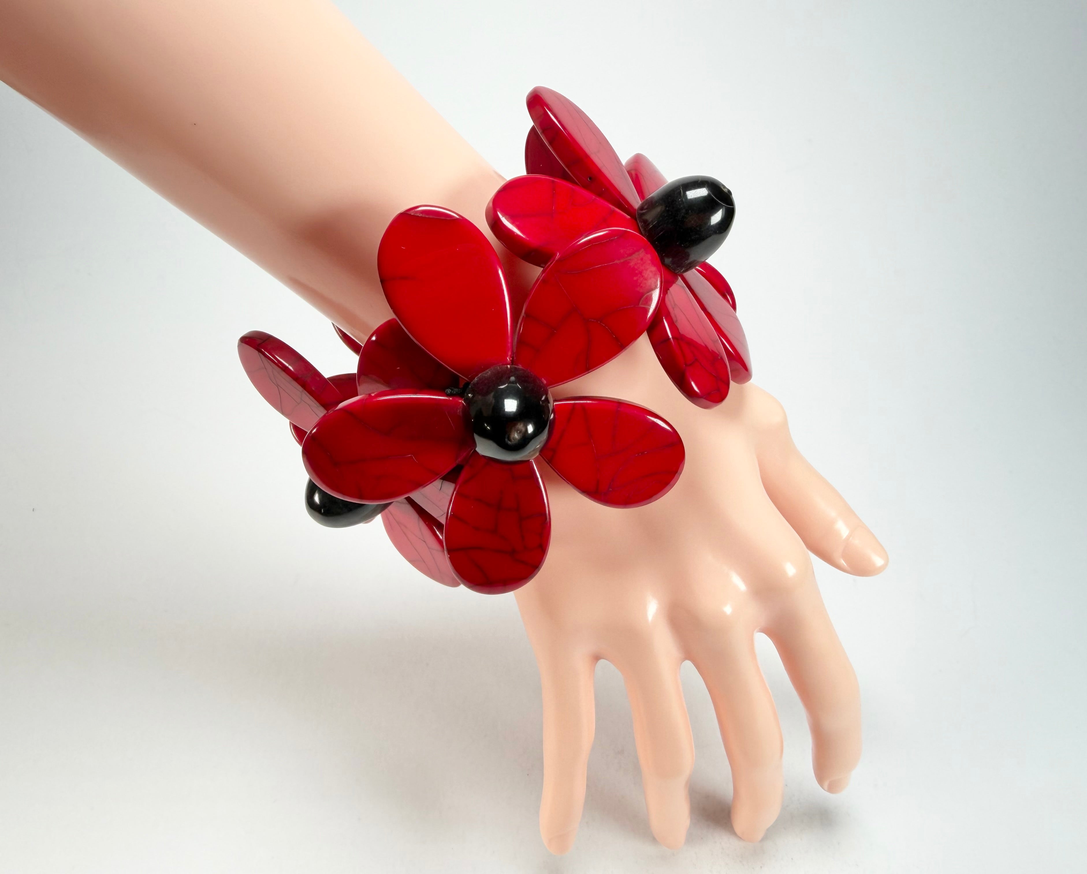 Marion Godart - Floral "Grand Pétale x Fragmental" Red Flower Elasticated Resin Bracelet