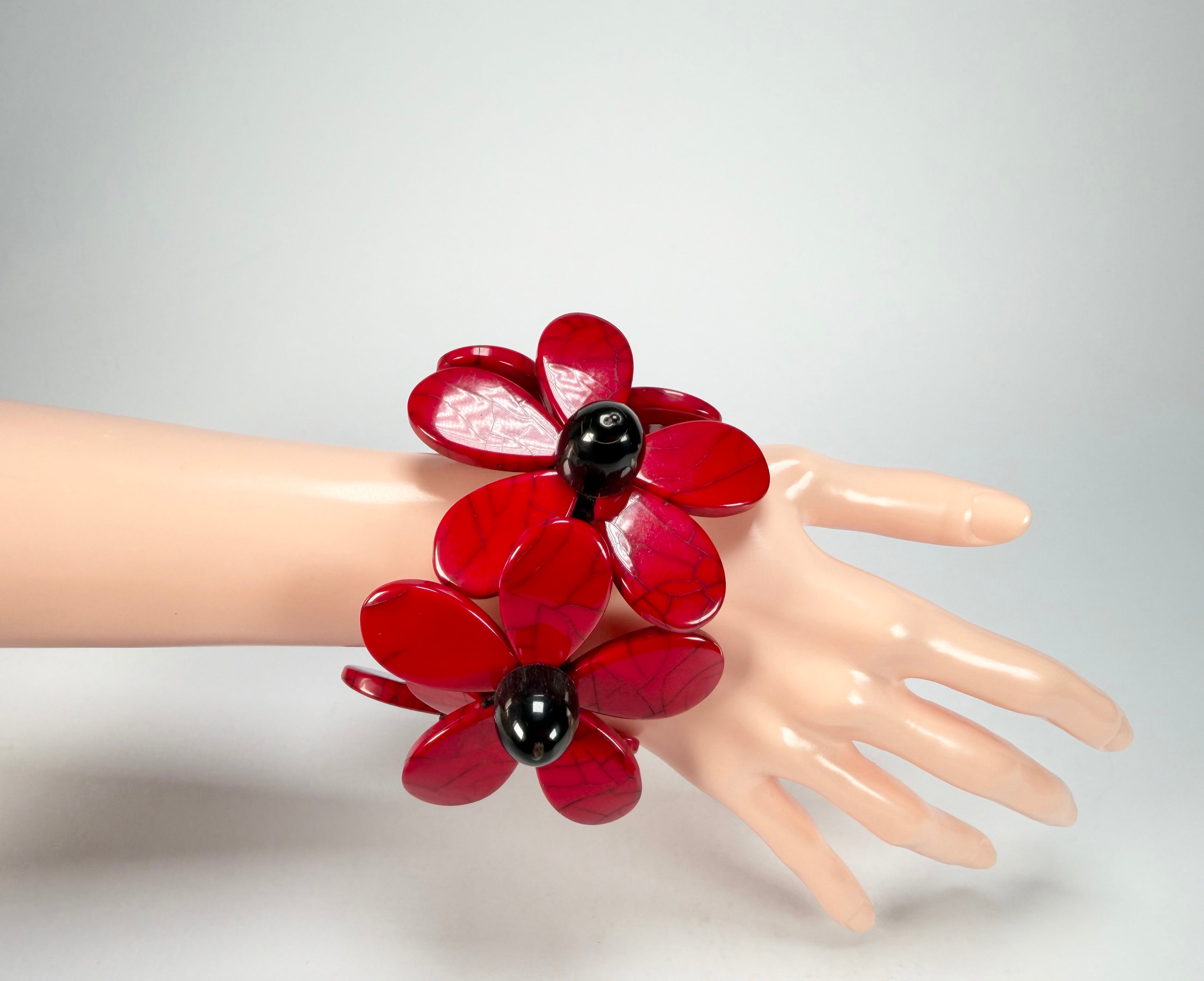 Marion Godart - Floral "Grand Pétale x Fragmental" Red Flower Elasticated Resin Bracelet