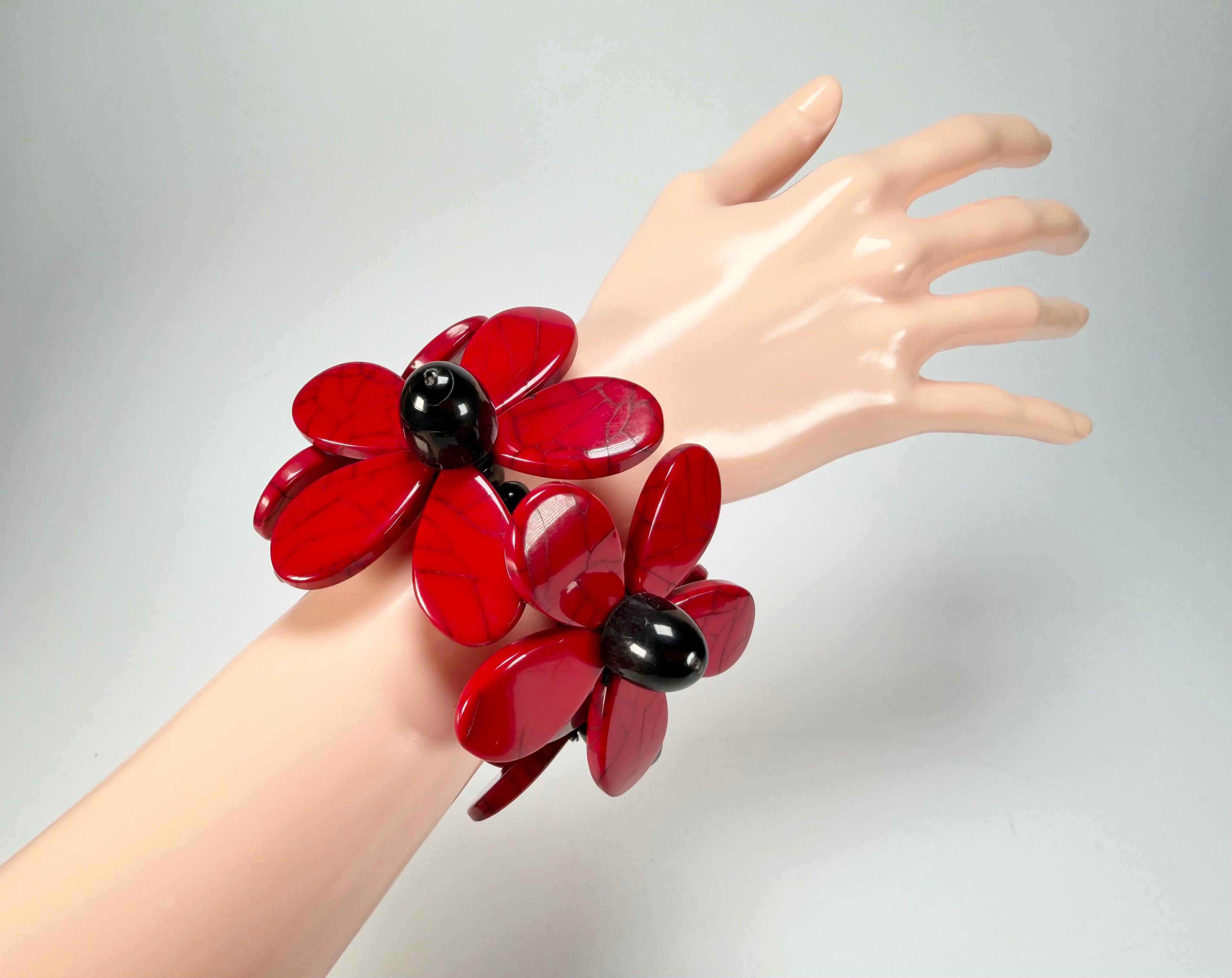 Marion Godart - Floral "Grand Pétale x Fragmental" Red Flower Elasticated Resin Bracelet