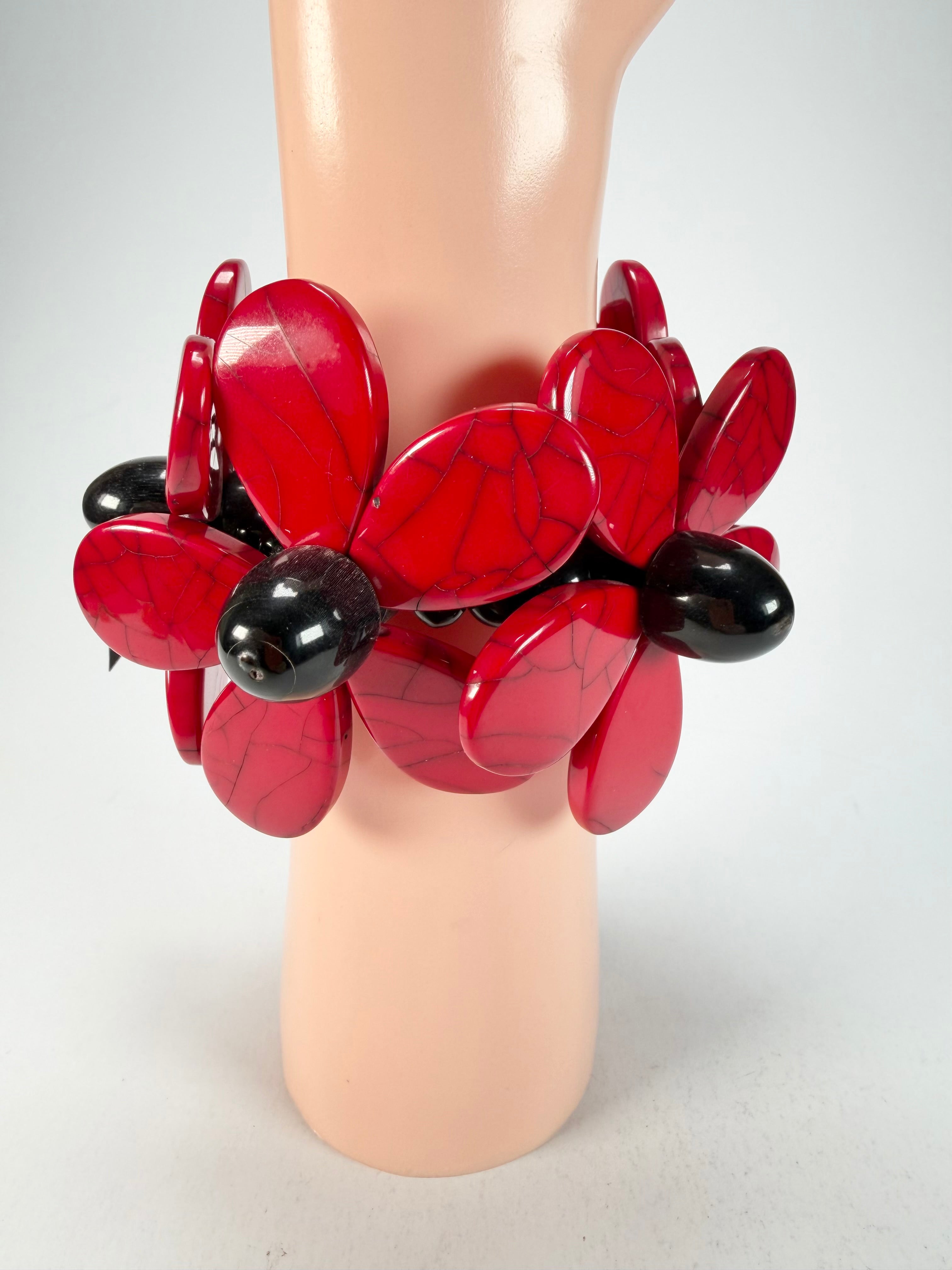 Marion Godart - Floral "Grand Pétale x Fragmental" Red Flower Elasticated Resin Bracelet
