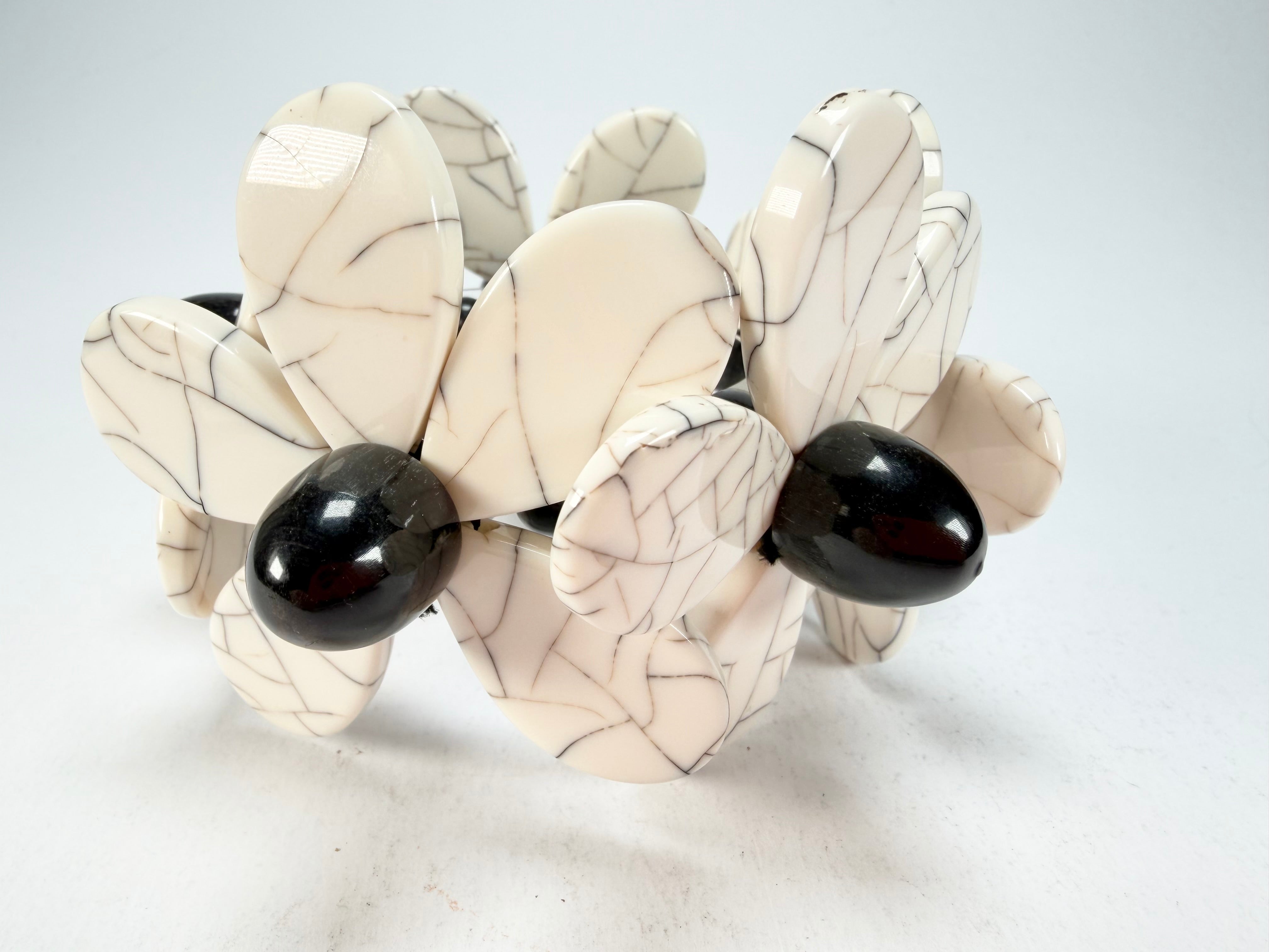 Marion Godart - Floral "Grand Pétale x Fragmental" Cream Flower Elasticated Resin Bracelet