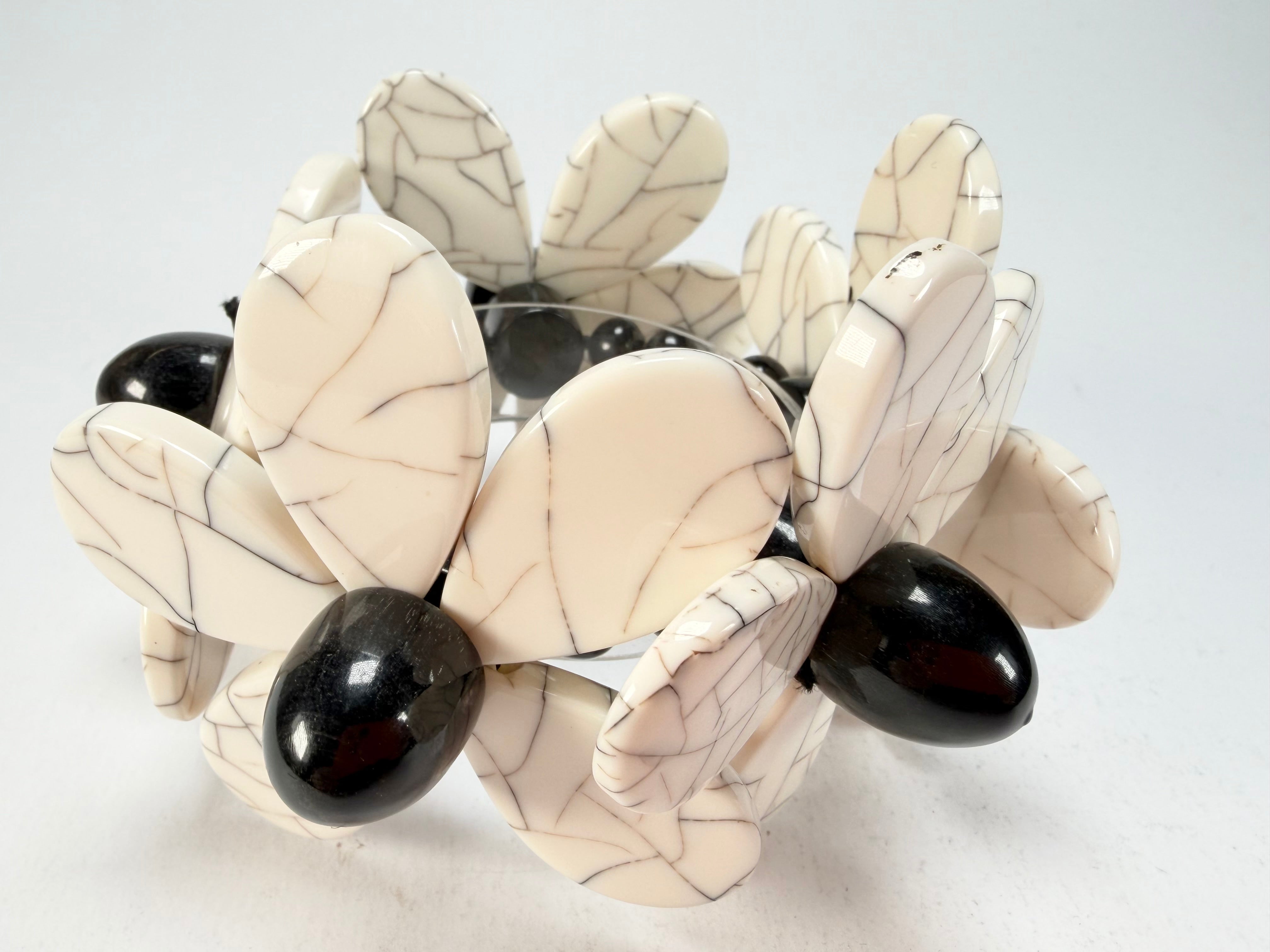 Marion Godart - Floral "Grand Pétale x Fragmental" Cream Flower Elasticated Resin Bracelet