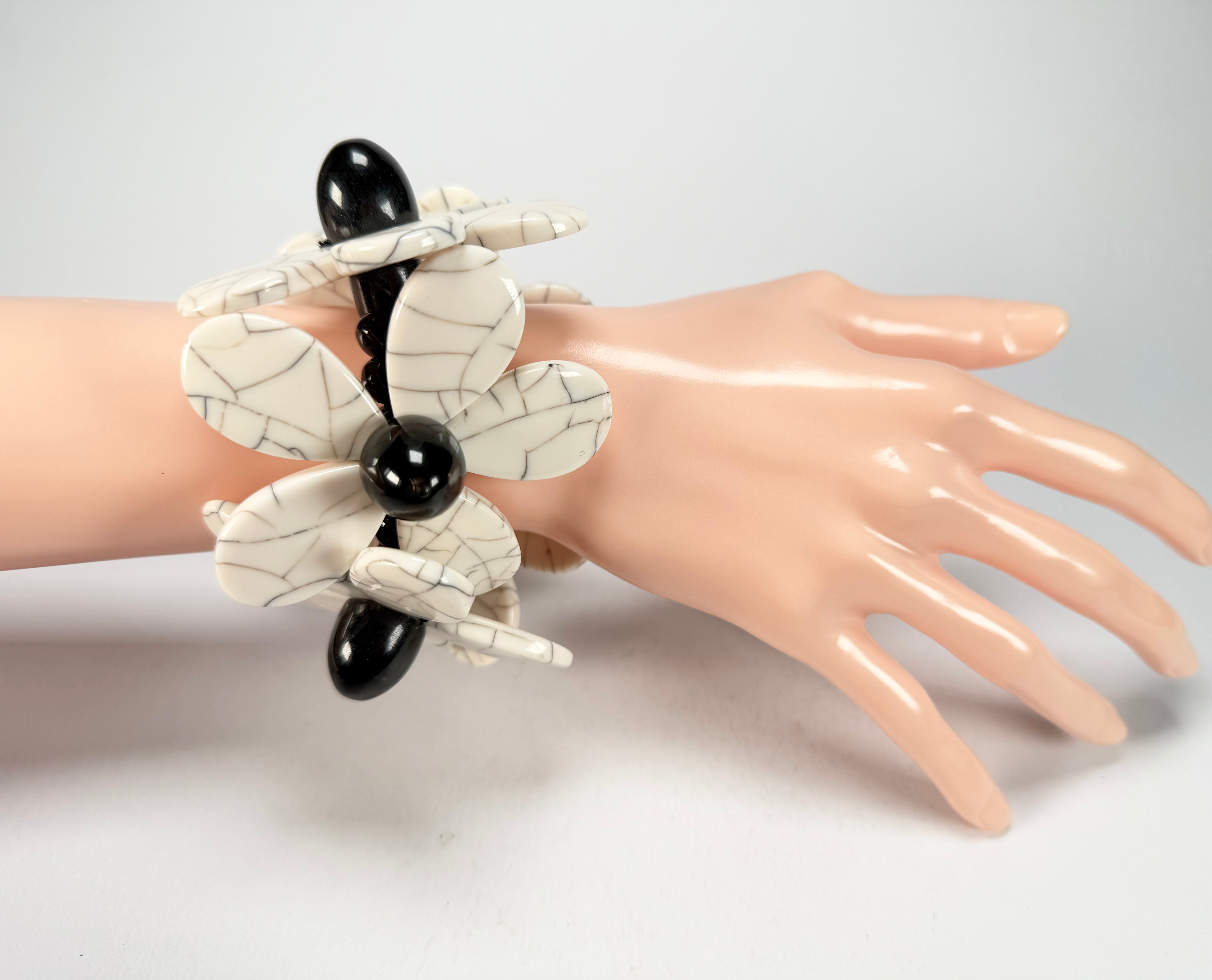 Marion Godart - Floral "Grand Pétale x Fragmental" Cream Flower Elasticated Resin Bracelet