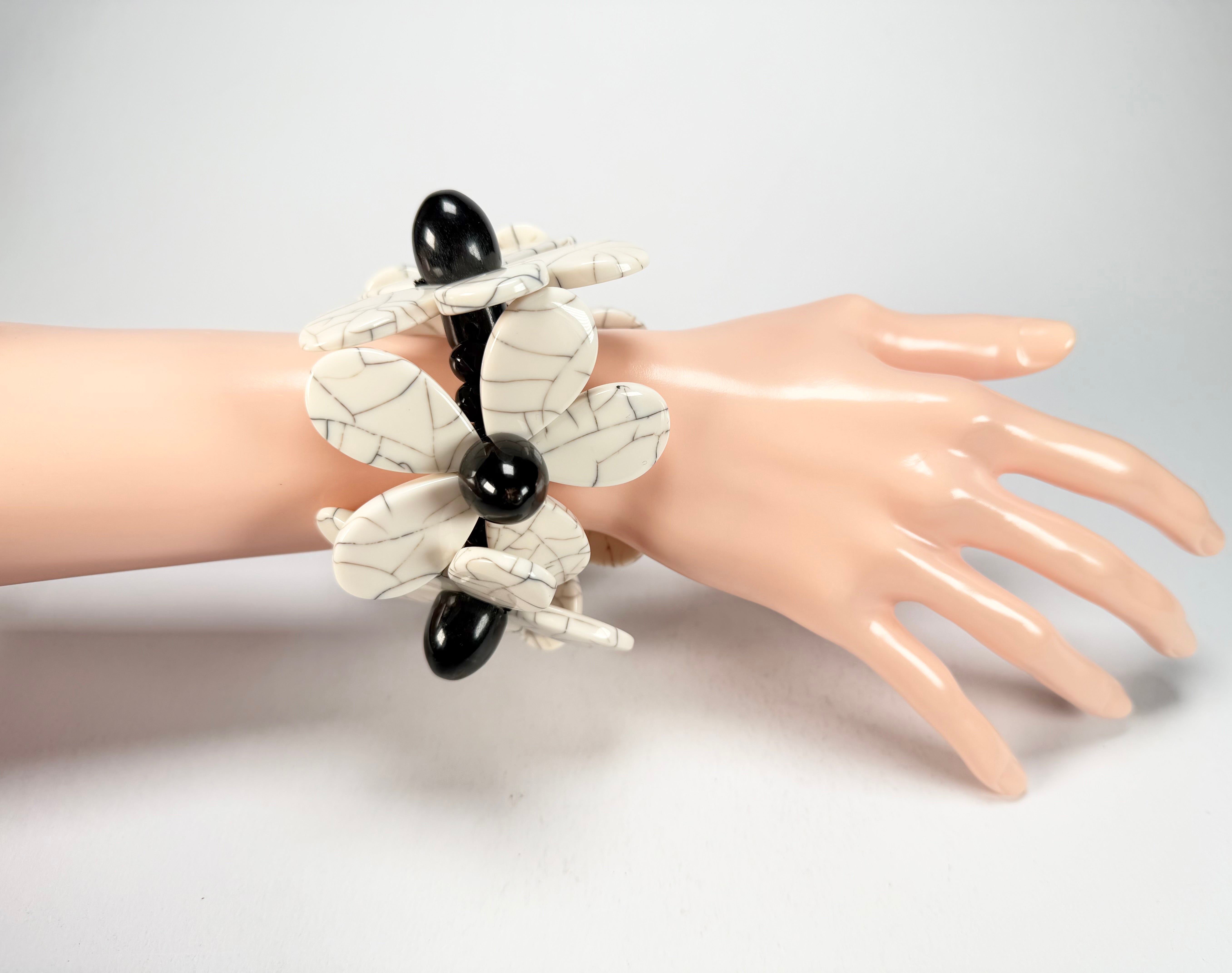Marion Godart - Floral "Grand Pétale x Fragmental" Cream Flower Elasticated Resin Bracelet