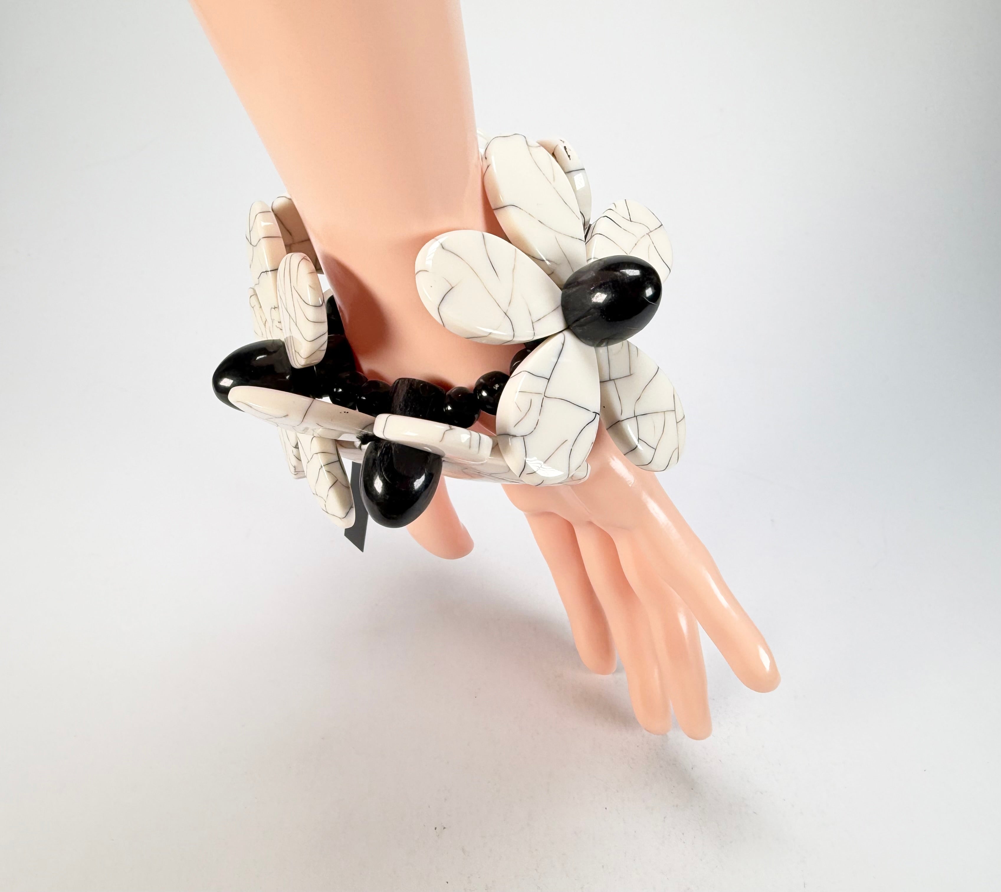 Marion Godart - Floral "Grand Pétale x Fragmental" Cream Flower Elasticated Resin Bracelet