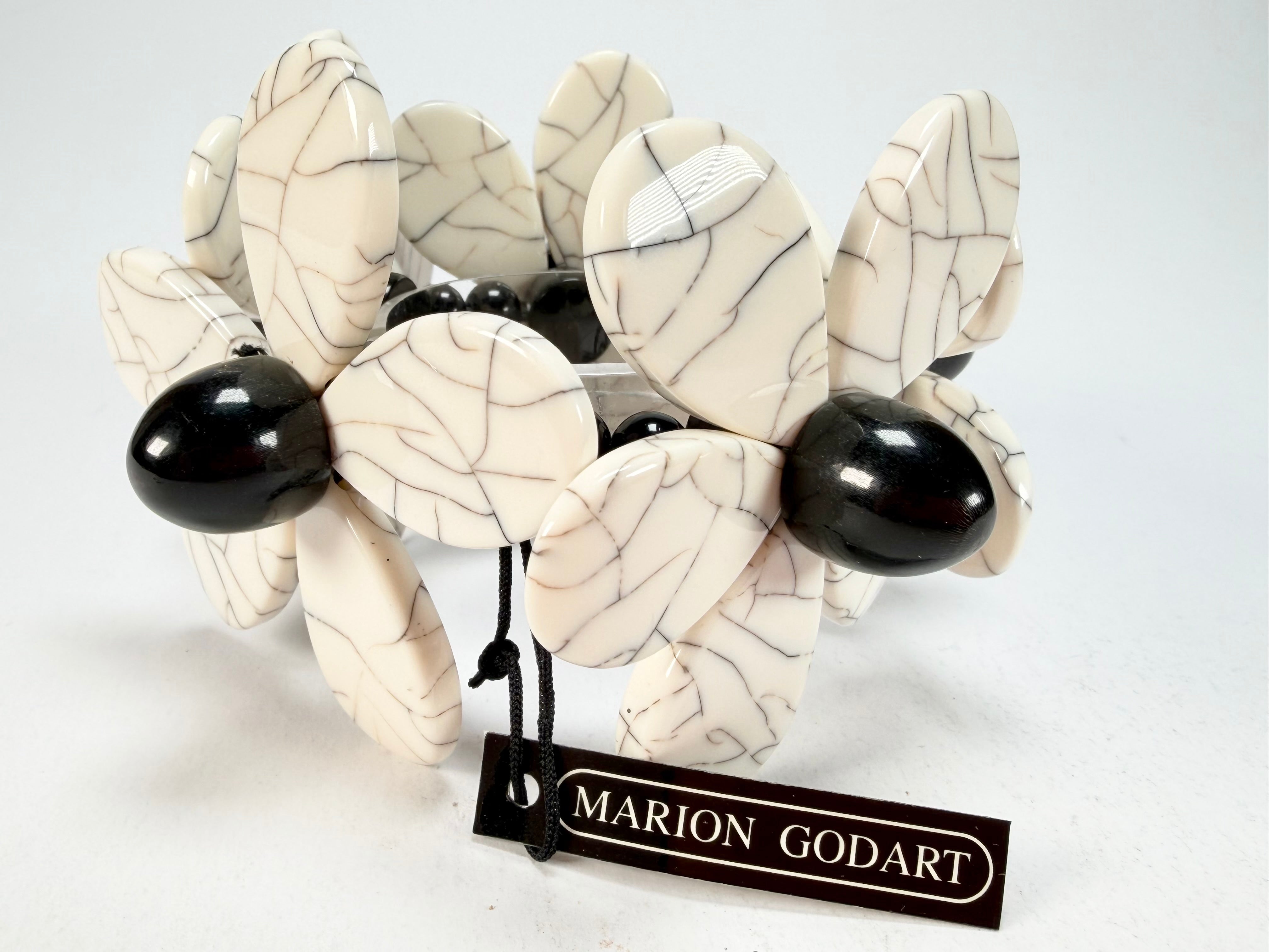 Marion Godart - Floral "Grand Pétale x Fragmental" Cream Flower Elasticated Resin Bracelet