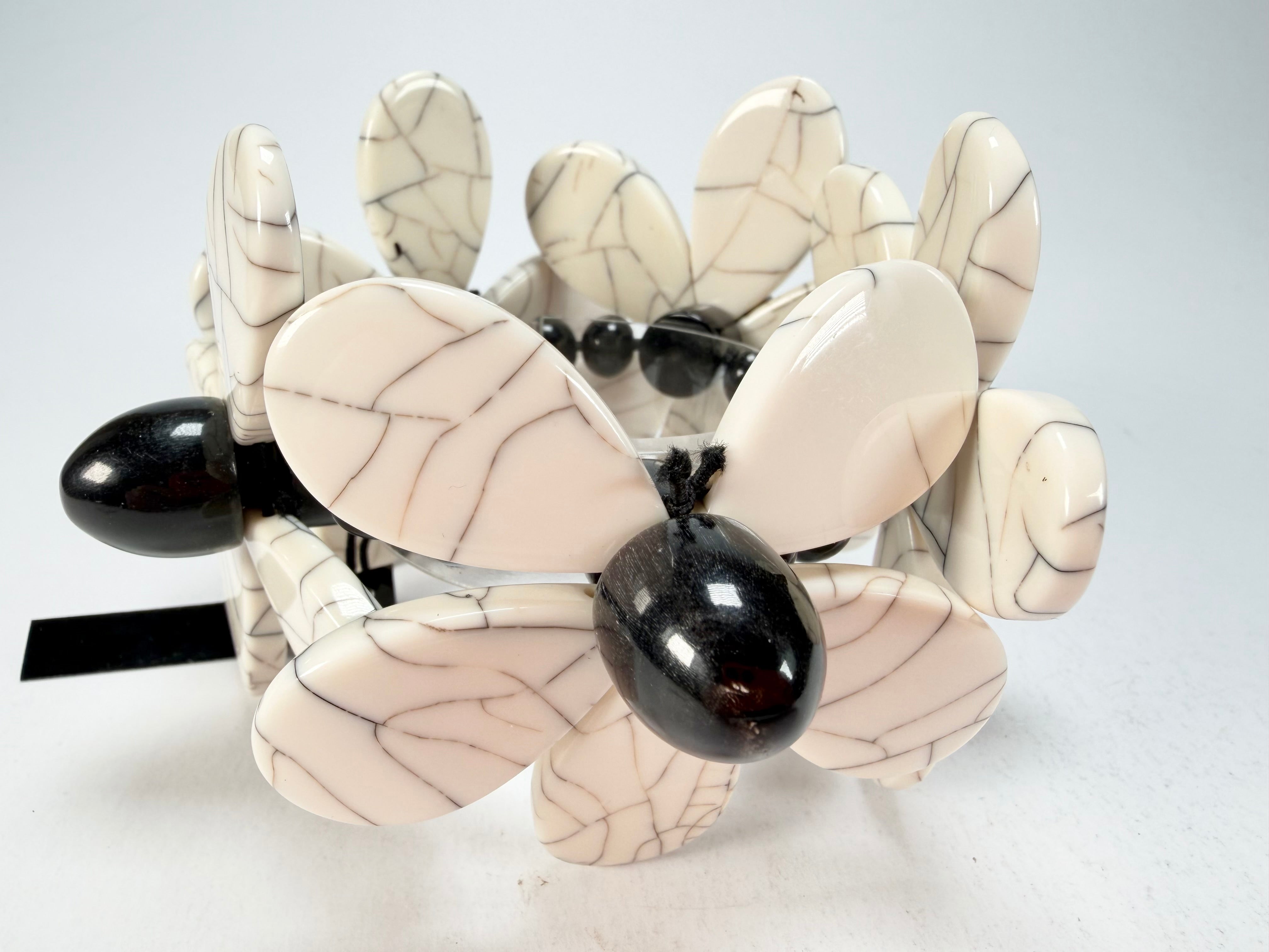 Marion Godart - Floral "Grand Pétale x Fragmental" Cream Flower Elasticated Resin Bracelet