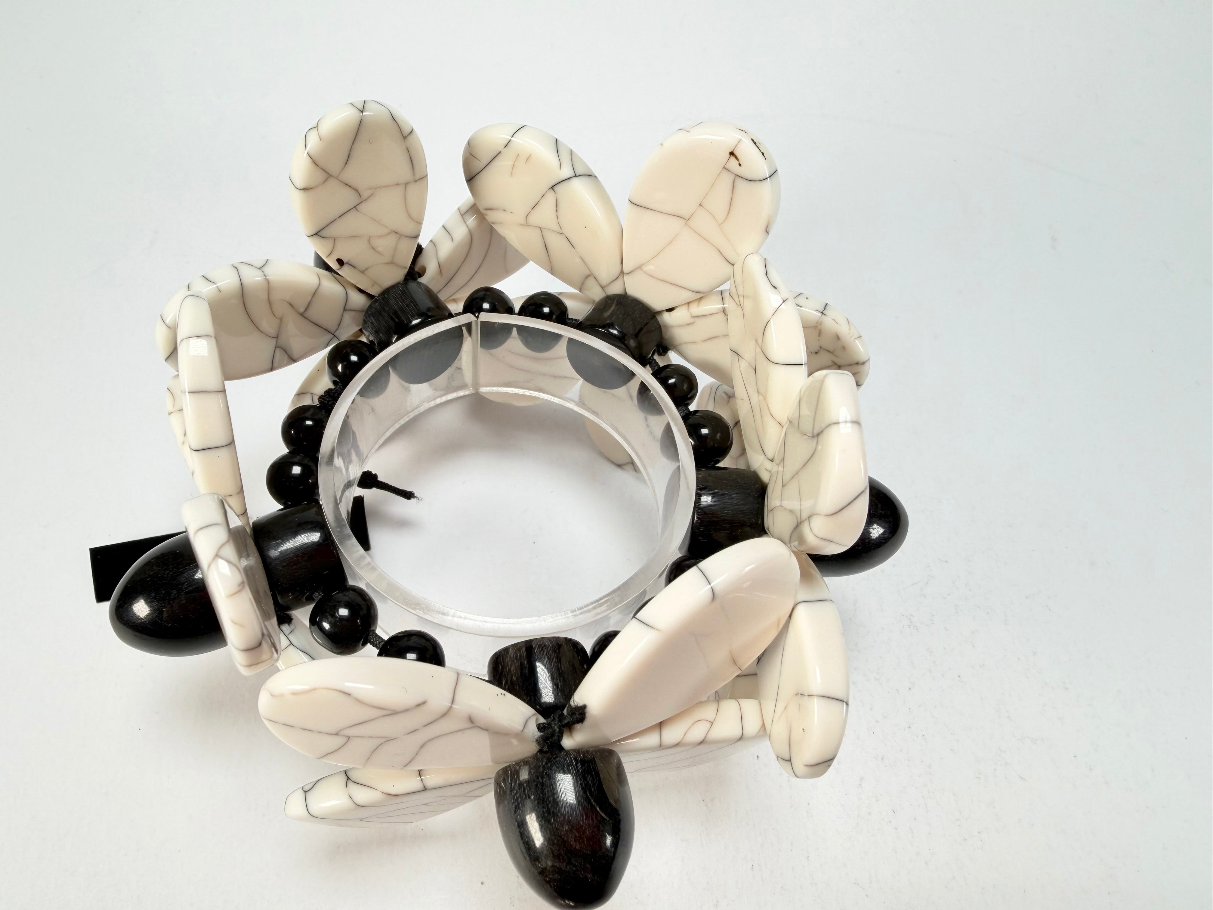 Marion Godart - Floral "Grand Pétale x Fragmental" Cream Flower Elasticated Resin Bracelet