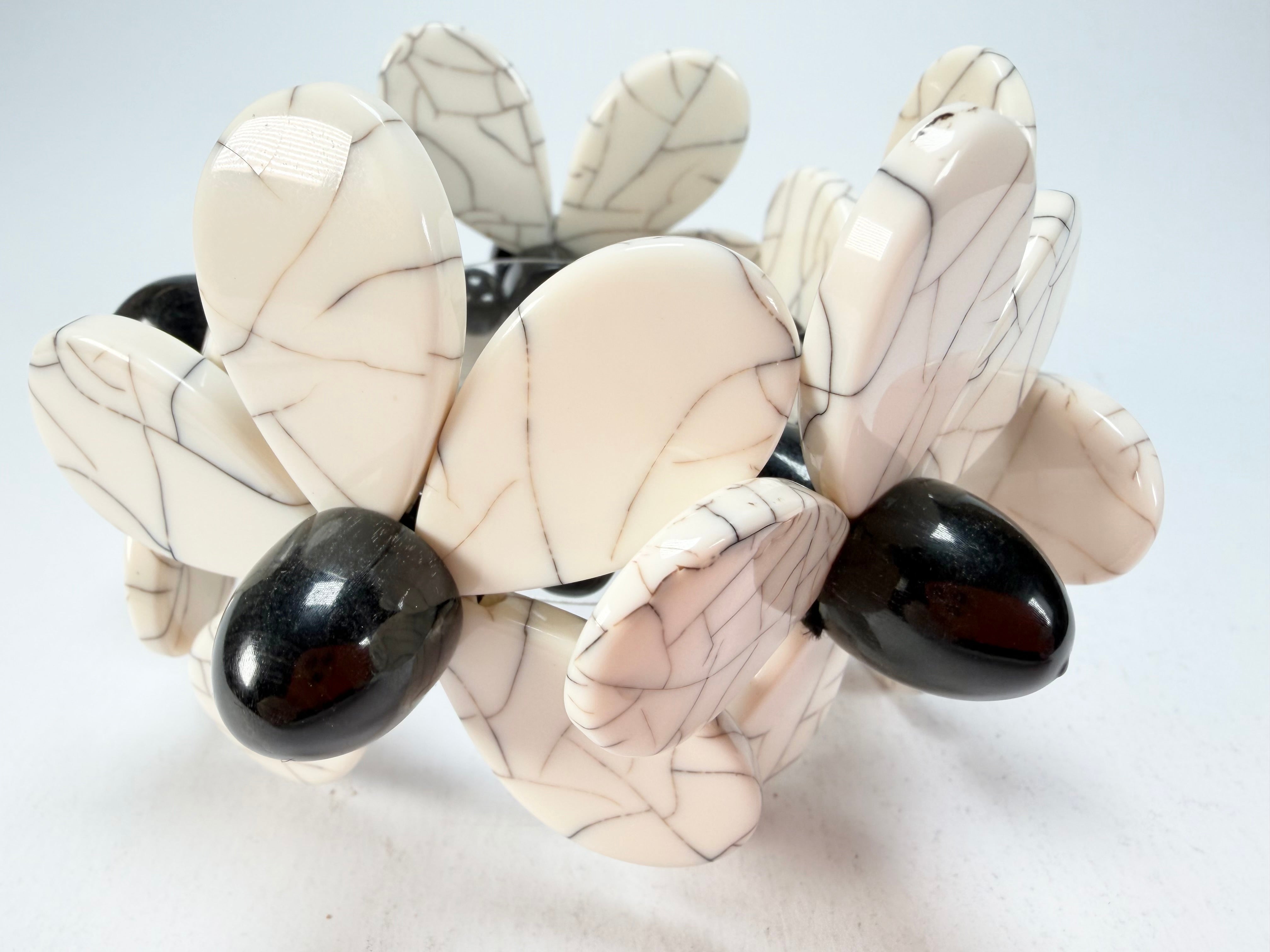 Marion Godart - Floral "Grand Pétale x Fragmental" Cream Flower Elasticated Resin Bracelet
