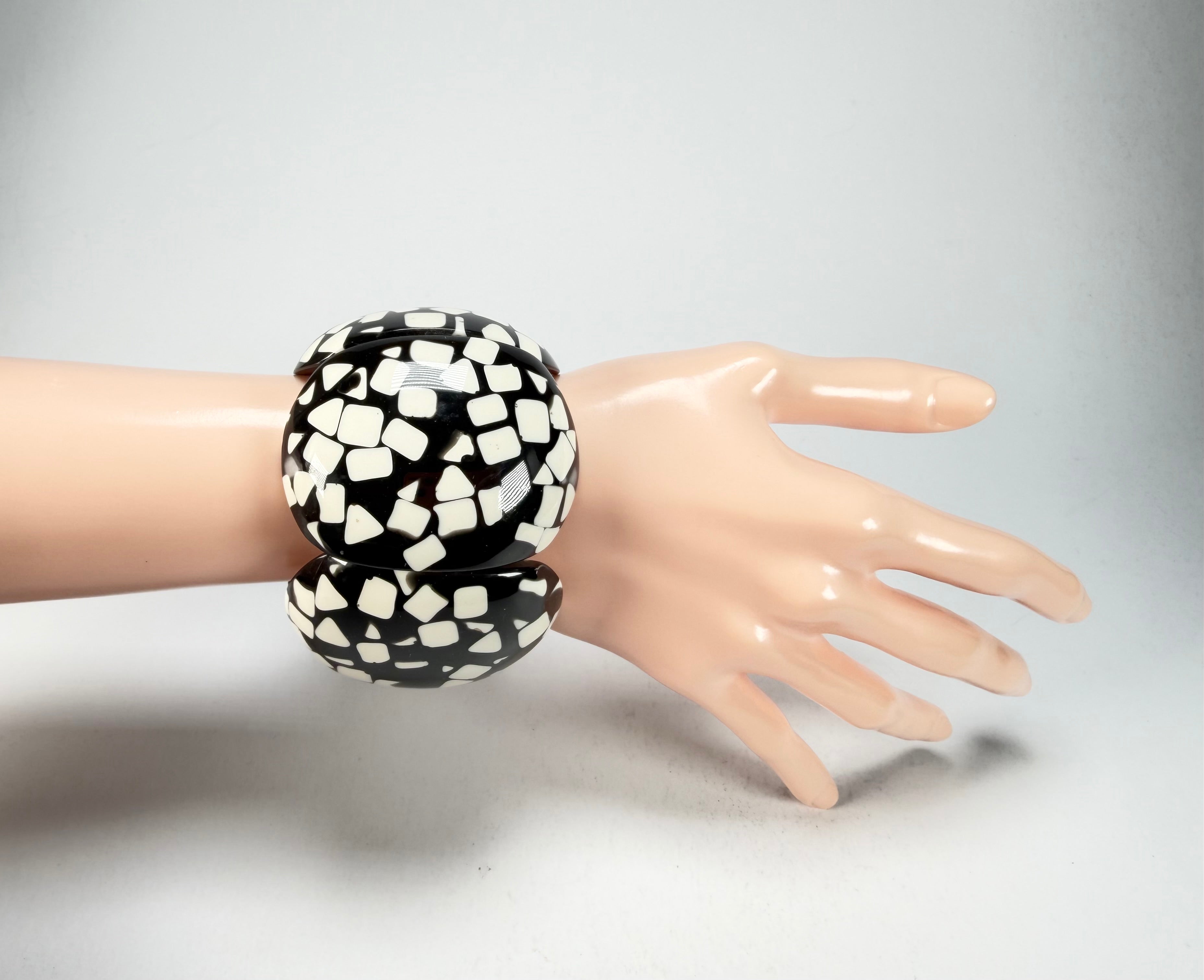 Marion Godart - Confetti "Cinq Pièces" Black & White Elasticated Resin Bracelet