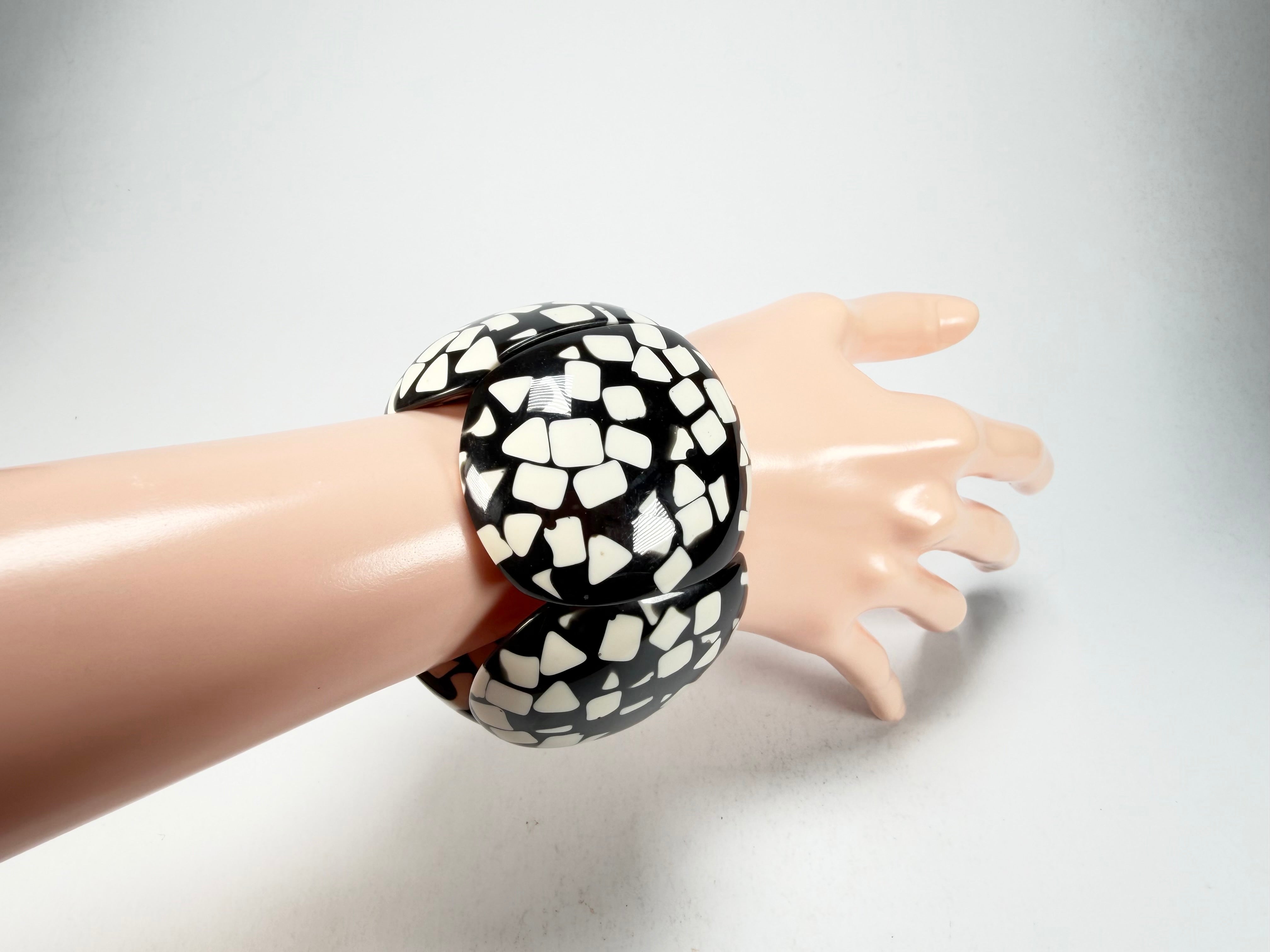 Marion Godart - Confetti "Cinq Pièces" Black & White Elasticated Resin Bracelet