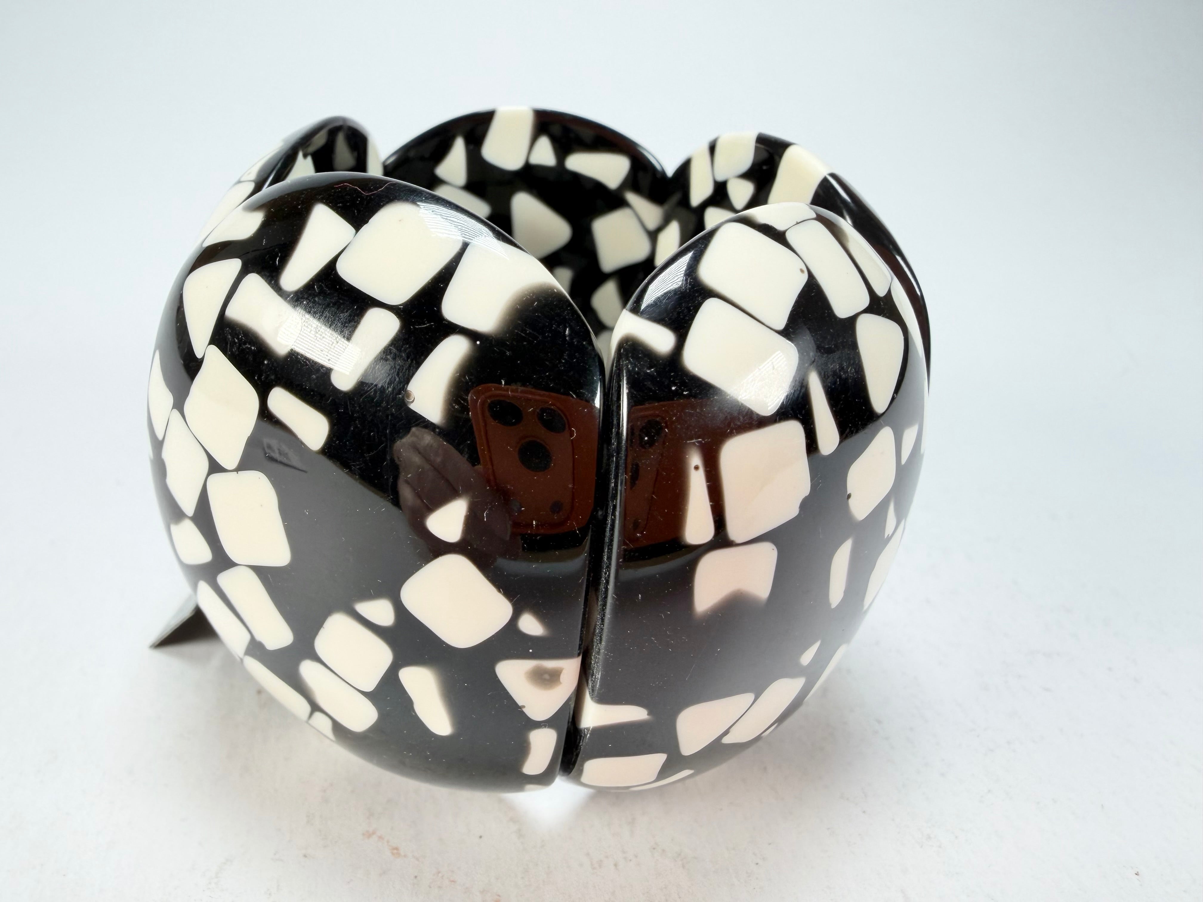 Marion Godart - Confetti "Cinq Pièces" Black & White Elasticated Resin Bracelet