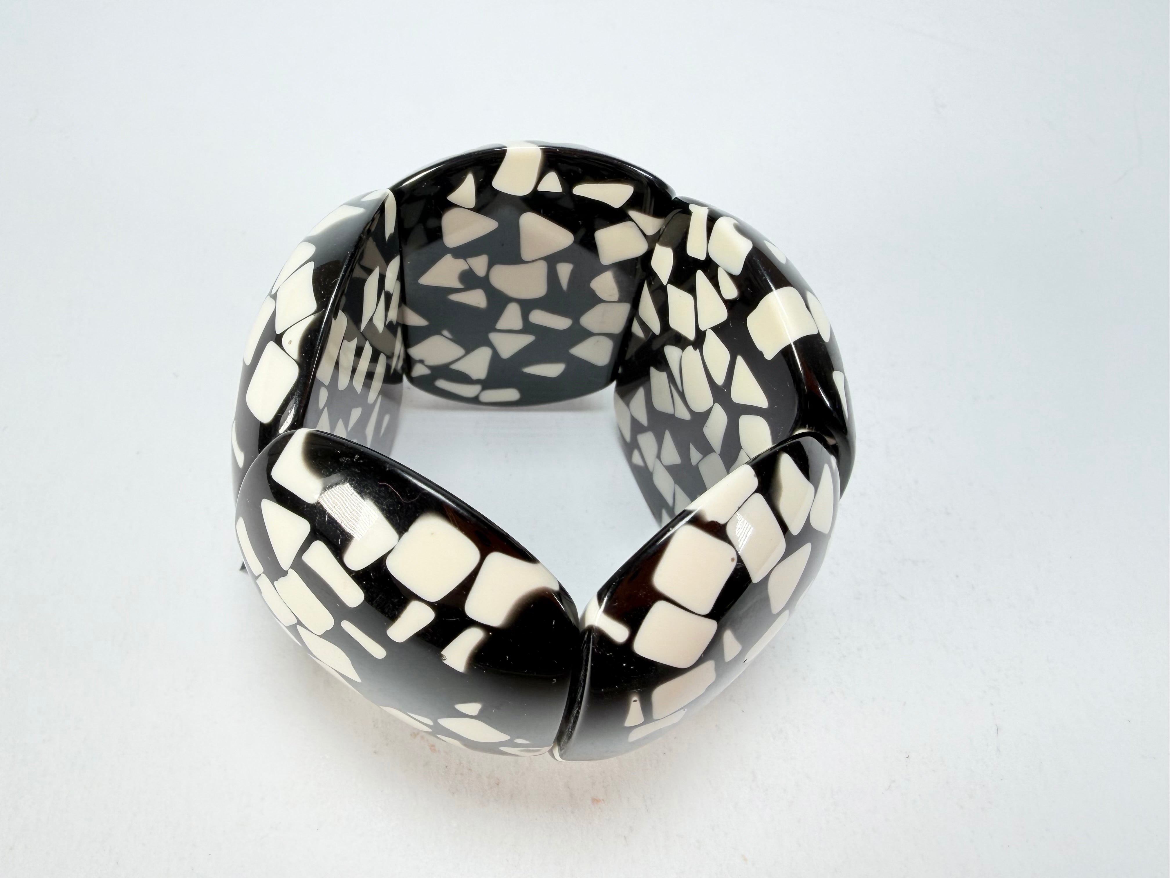 Marion Godart - Confetti "Cinq Pièces" Black & White Elasticated Resin Bracelet