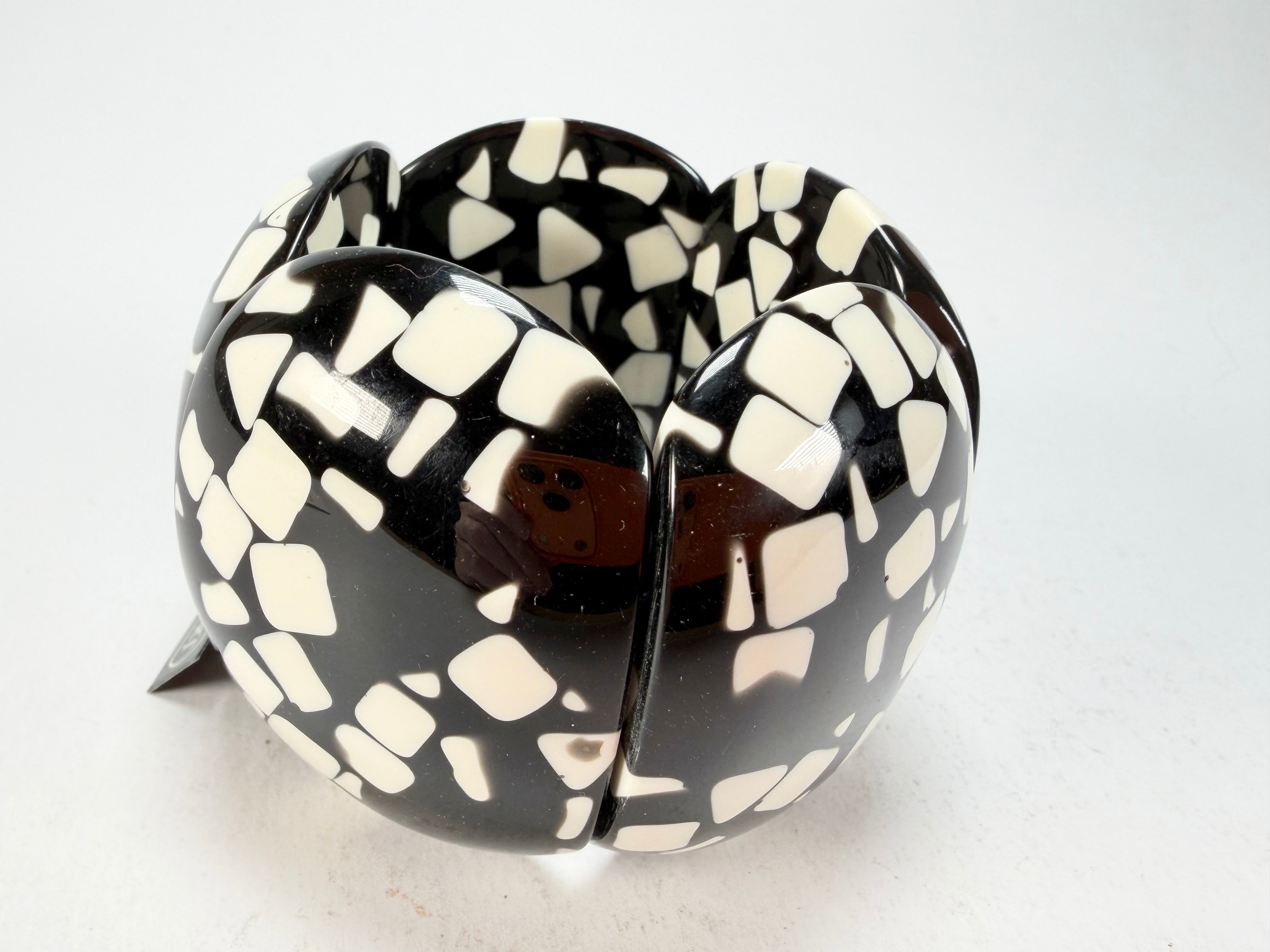 Marion Godart - Confetti "Cinq Pièces" Black & White Elasticated Resin Bracelet