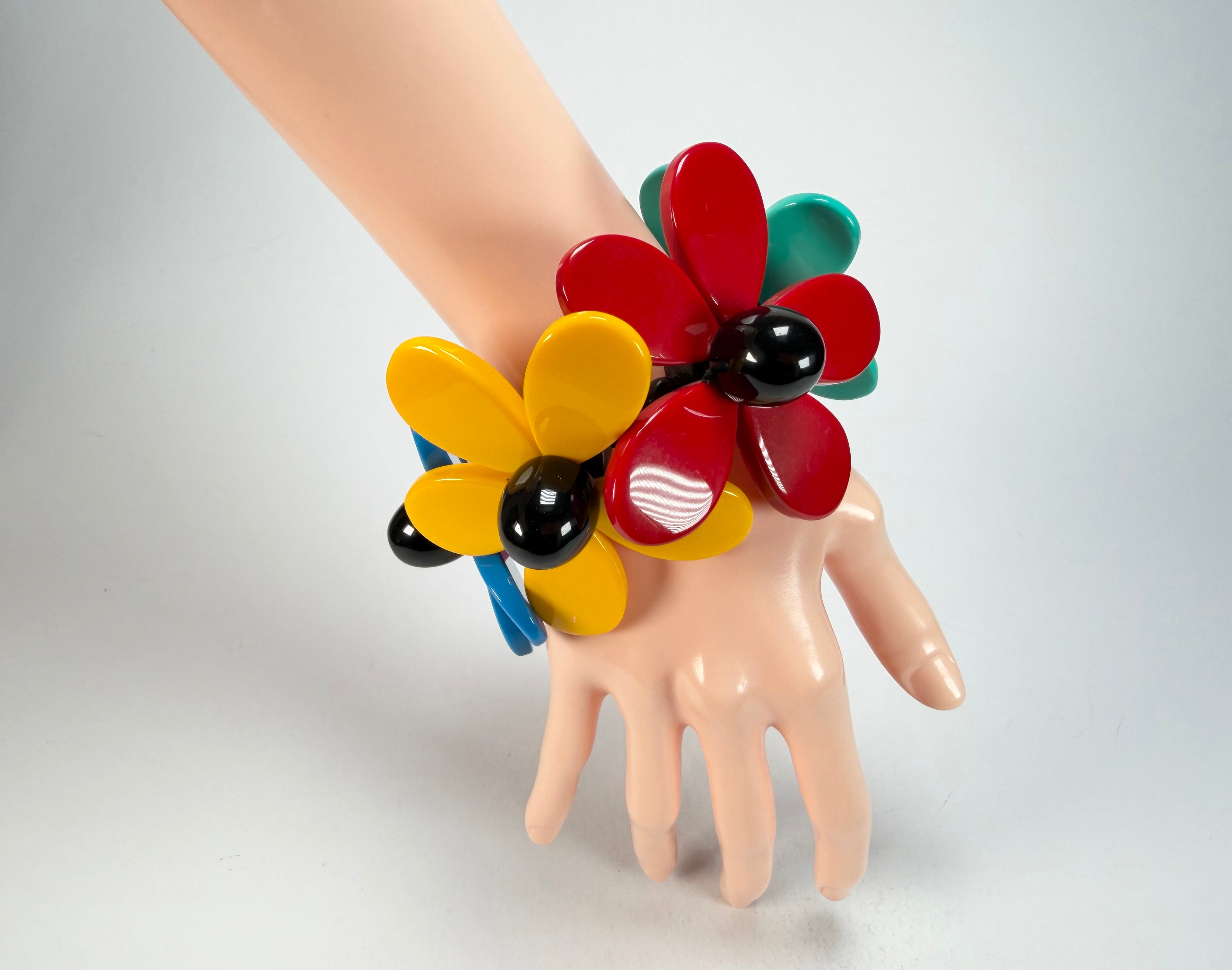 Marion Godart - Floral "Grand Pétale" Multi-Colour Flower Elasticated Resin Bracelet